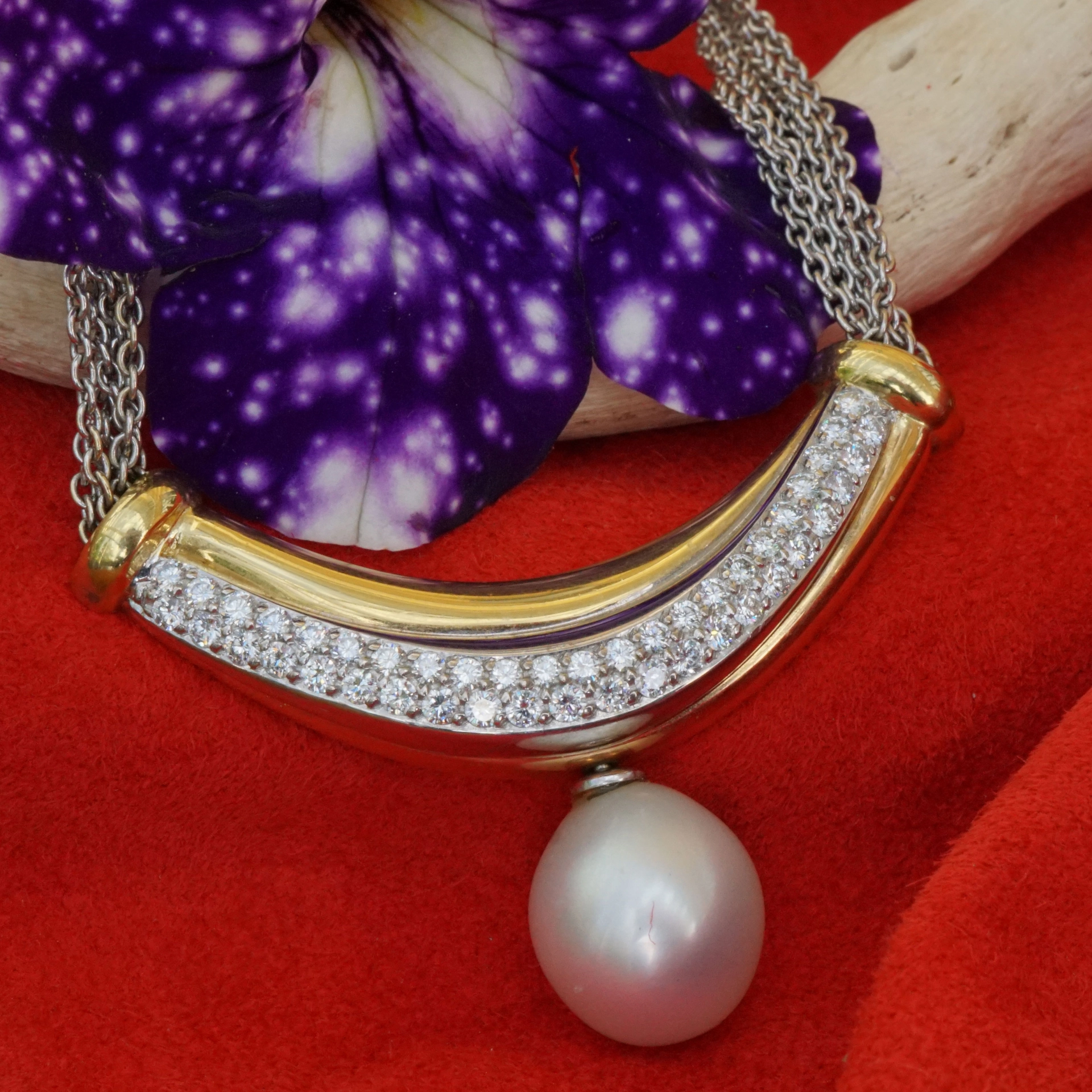 South Sea cultured Pearl Brilliant collar 585 white gold 0.86 ct TW IP.... Grace