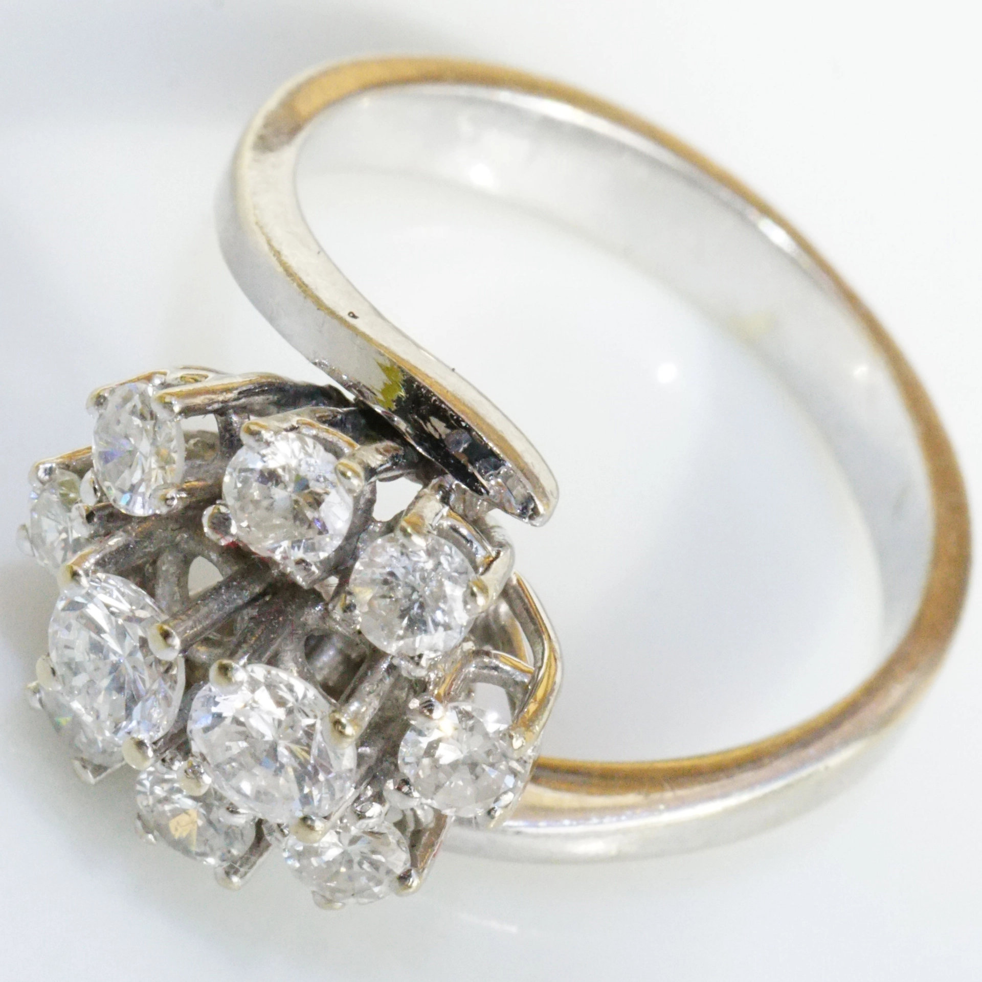 Brilliant Ring 1 ct Diamonds...what a charming Style