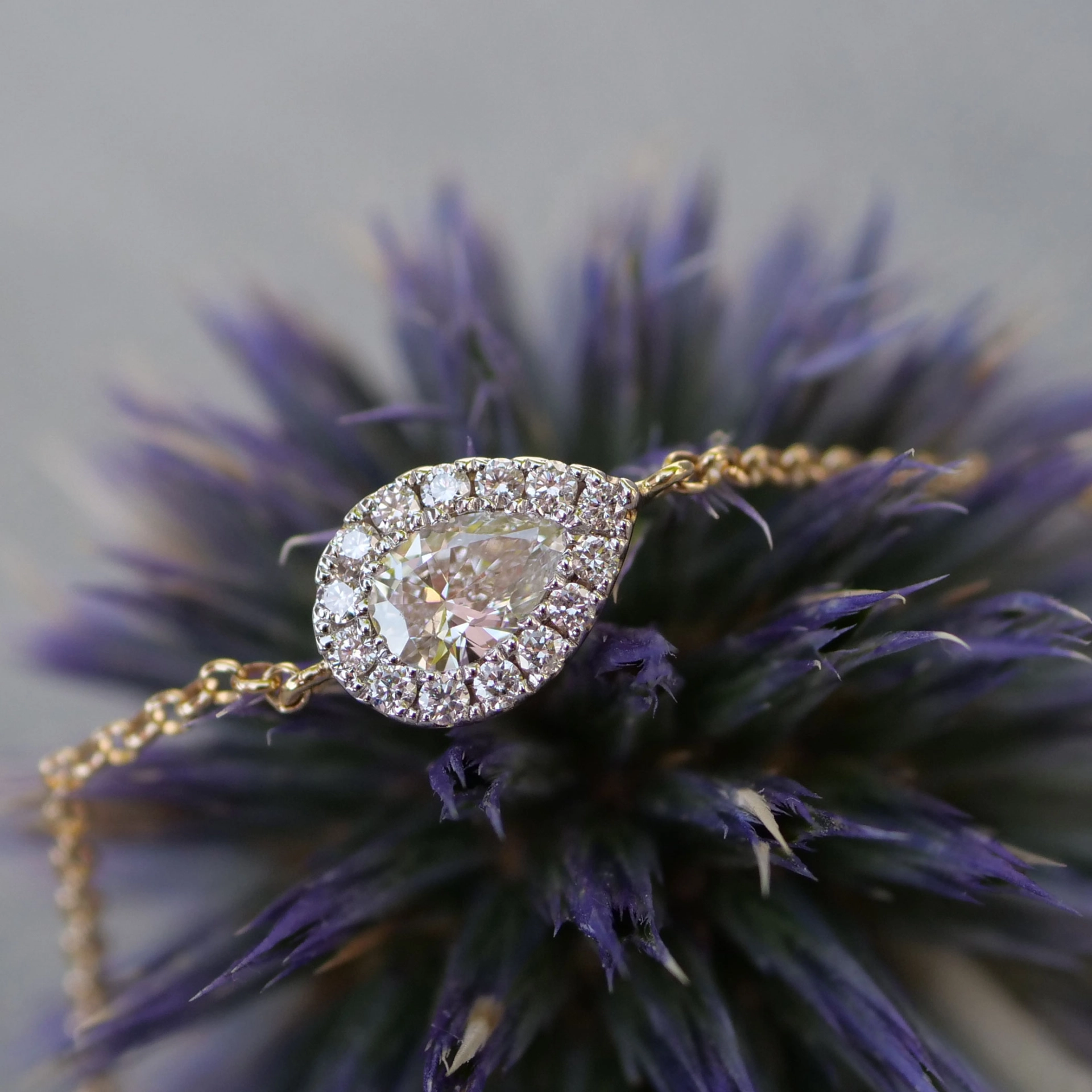 What a Highlight Diamond Drop Bracelet 18 kt Gold