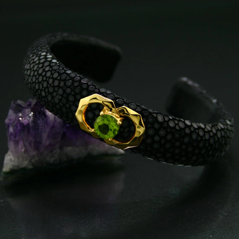 Peridot-Rochenleder-Armreif, 925/-Silber