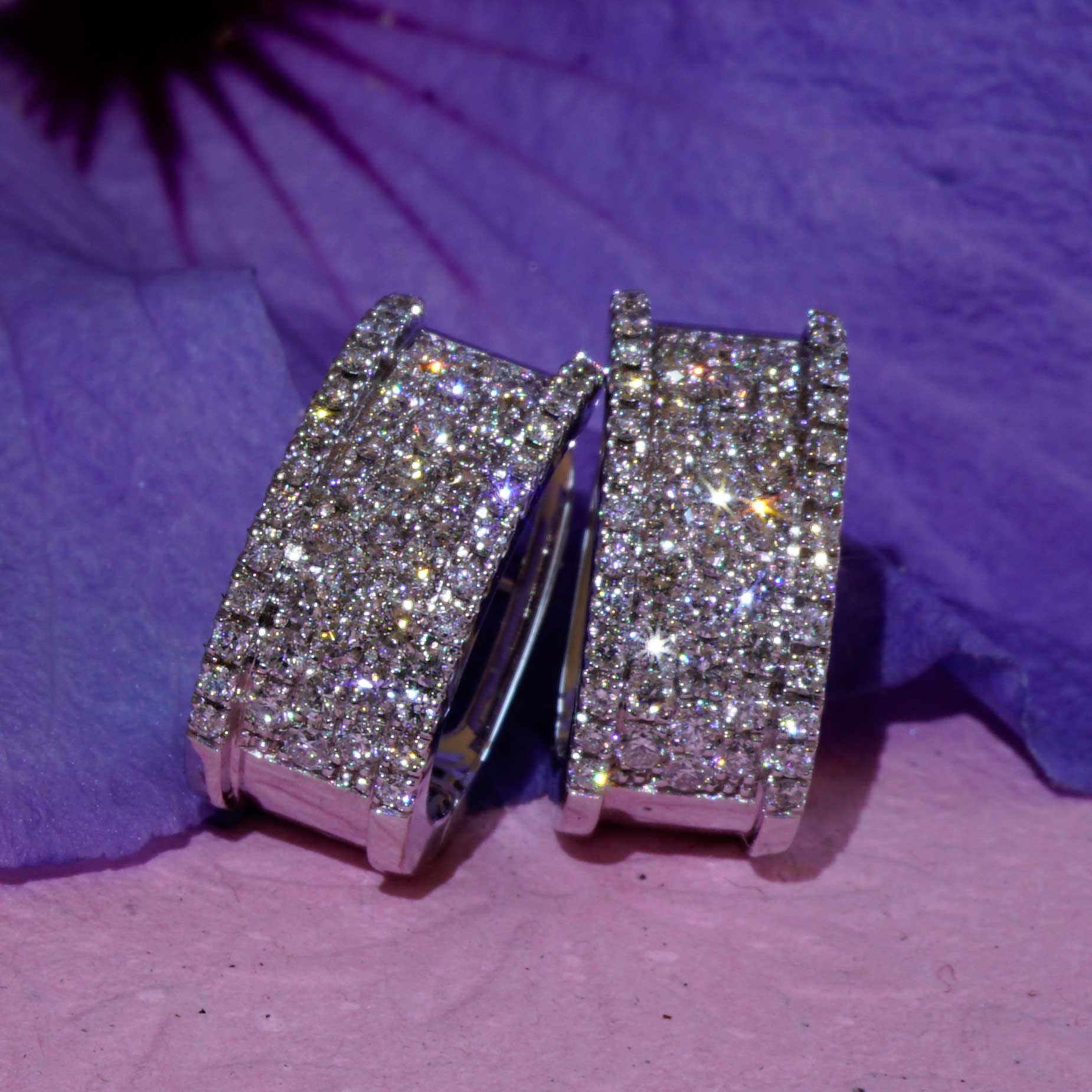 Brilliant three-quarter Hoop Earrings 0.69 ct 750 White Gold TW VS made in Italy very solid