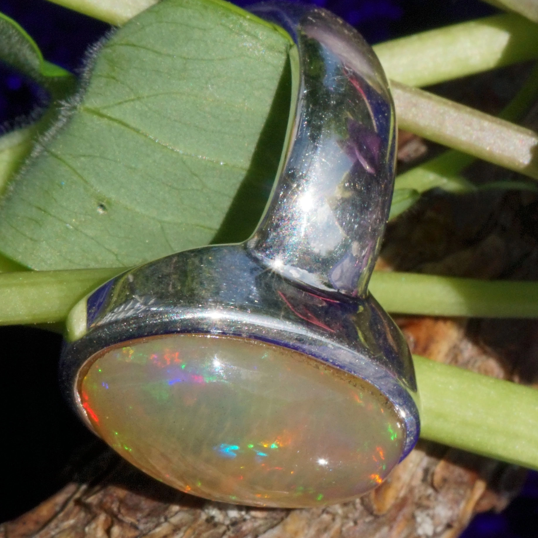 Opal Ring 18x13 mm Unikat AUFREGENDE FARBEN Ring zum Verlieben Silber