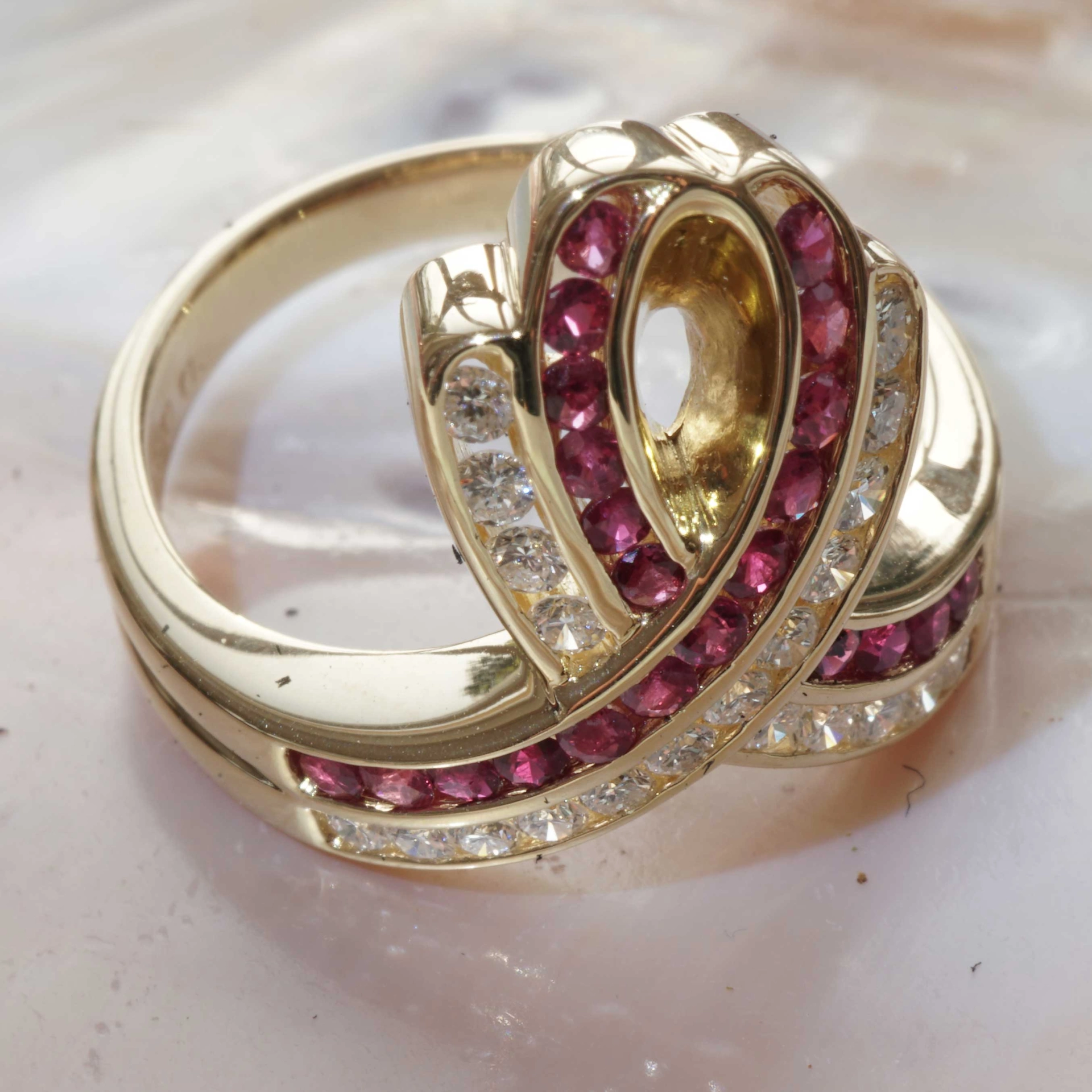 Rubin-Brillant-Ring-750er-Gelbgold-0-50-ct-0-38-ct-mit-Schwung-ins-Leben-SON03167 Ruby Brilliant Ring 18 kt Yellow Gold 0.50 ct 0.38 ct...with momentum into Life