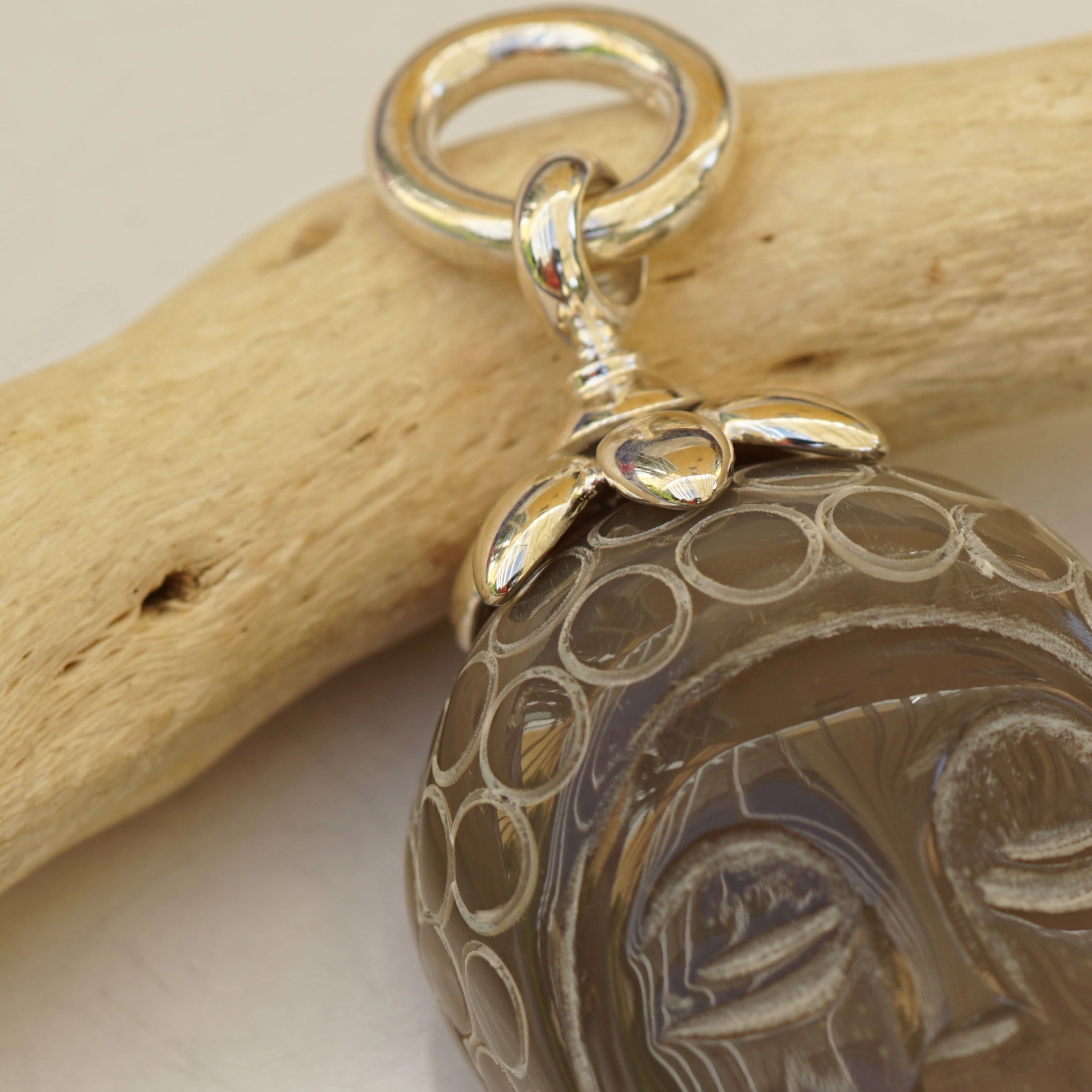 Chilango Anhänger Buddha Horn 925er Silber natur handcarfed 68 x 28 mm