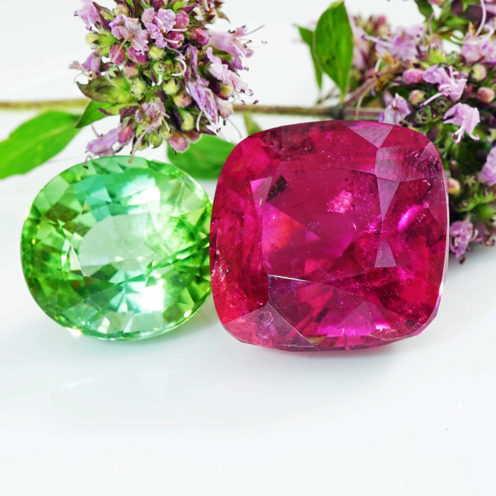 Jaba Tourmaline from Afghanistan green yellow 13.65 ct fine Color Loupeclean Investment Gemstone
