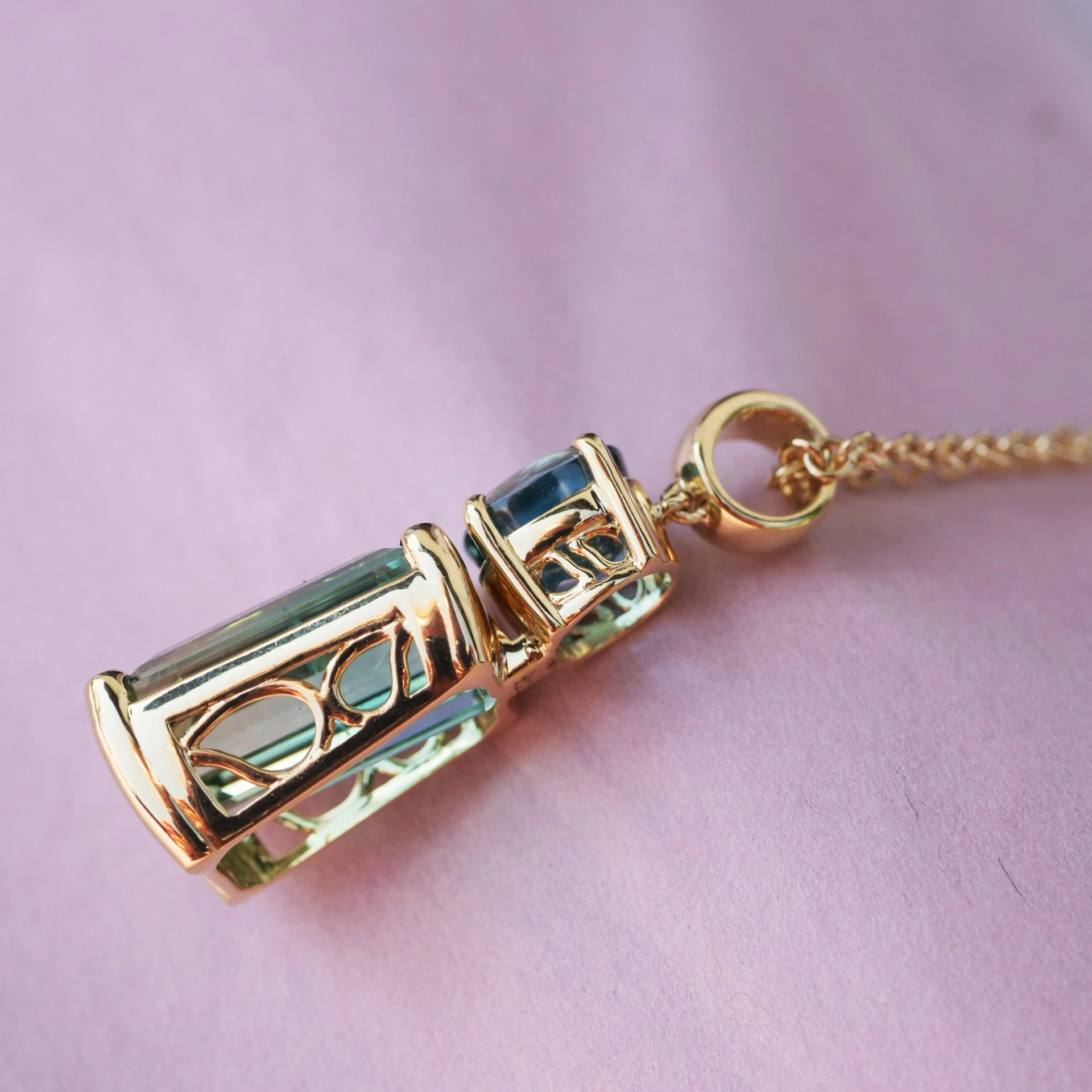 Tourmaline Zirkon Brilliant Pendant in 750 Yellow Gold blue-green Bicolor. 9.60 ct Africa/Congo