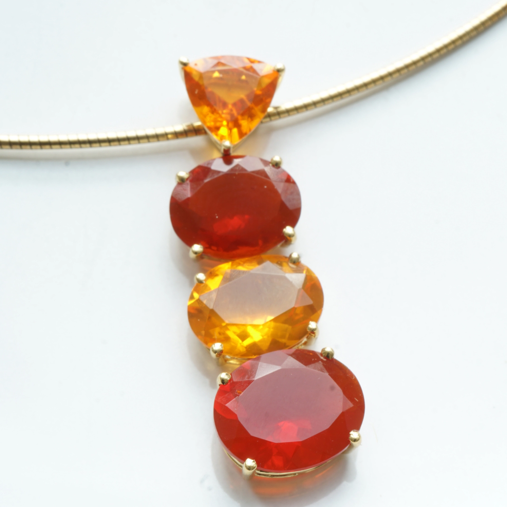 Captured Rays of Sunshine....Fire Opal Pendant 5 ct Yellowgold 18 kt