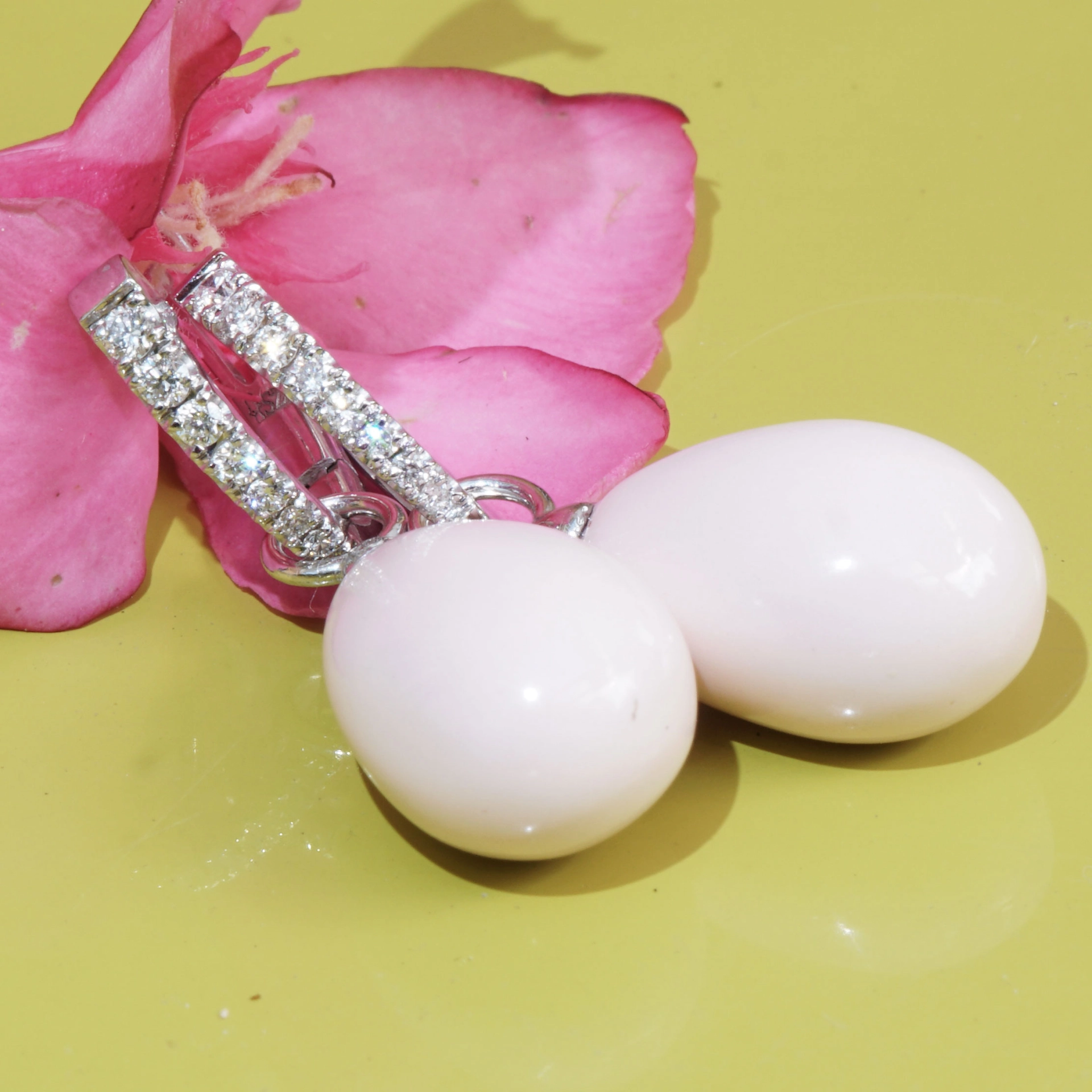 Fine Angel Skin Drop Brilliant Earrings 18 kt White Gold...sooo elegant