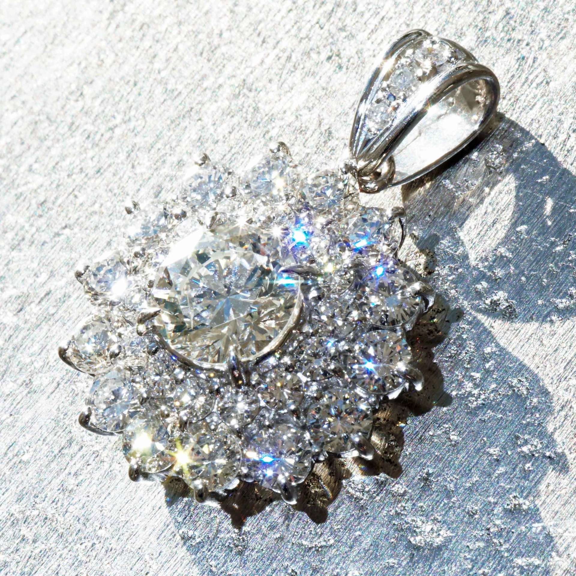 Solitaire Pendant 1.022 ct 1.48 ct 900 Platinum high-end Rosette Shape