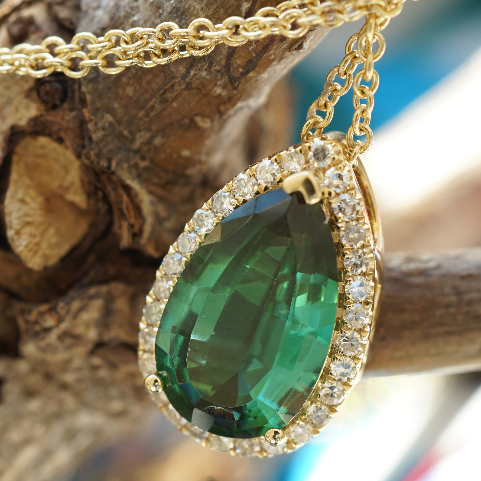 Turmalin Diamant Anhänger 2.28 ct 0.19 ct m. Kette AAA+, 750er Gelbgold, ...schöner geht nicht