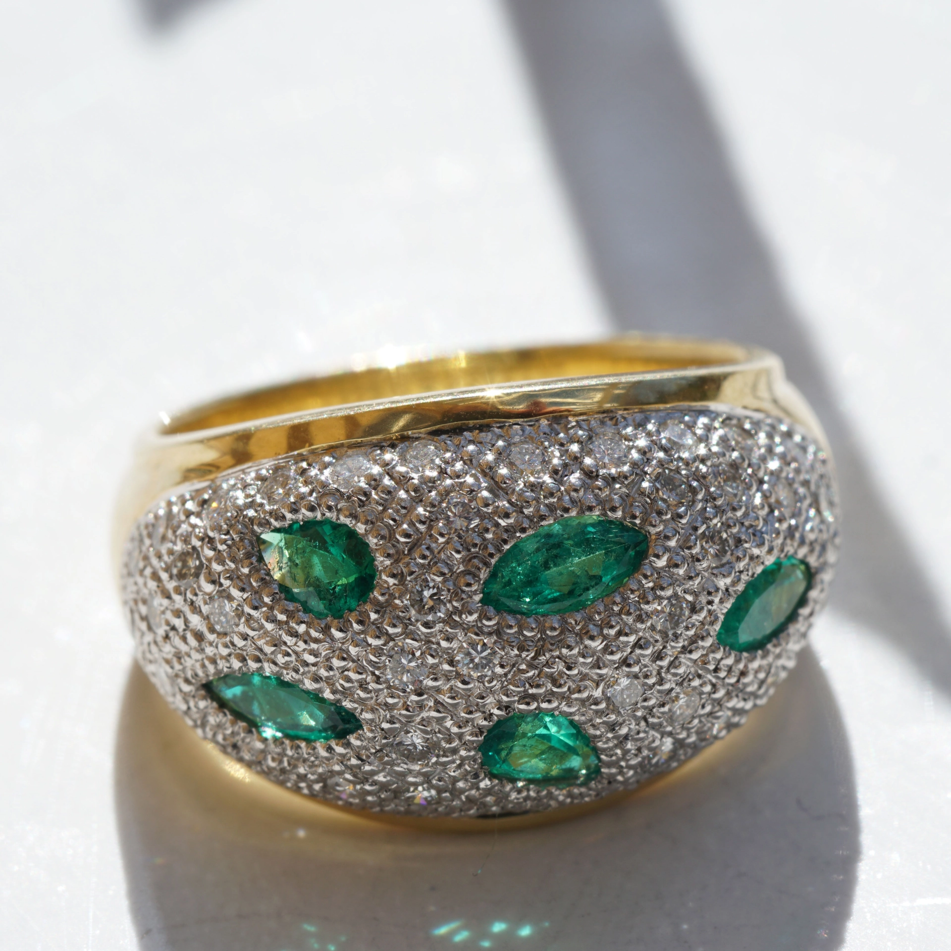 Emerald Brilliant Ring 750 Yellowgold 900 Platinum Tiger Eye poisongreen