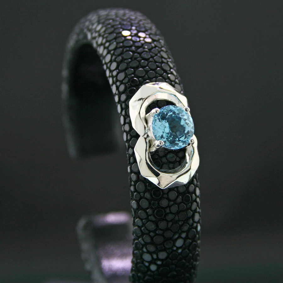 Topas-Rochenleder-Armreif, 925/-Silber