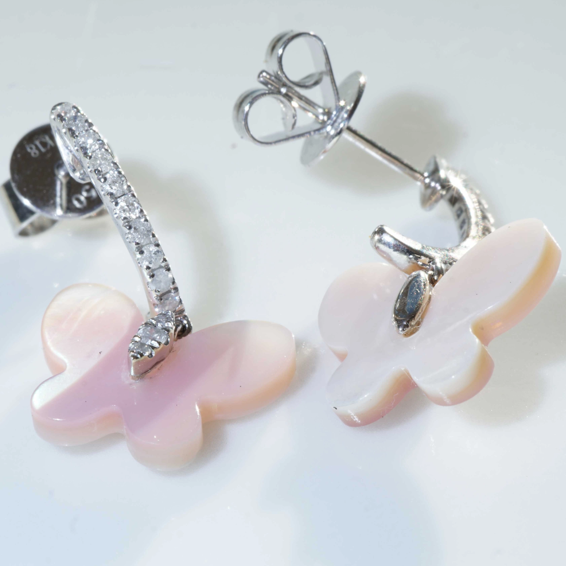 Mother of Pearl Butterfly Brilliant Earrings 18 kt White Gold....fly