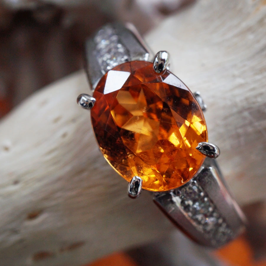 Mandaringranat Brillant Ring in 900er Platin