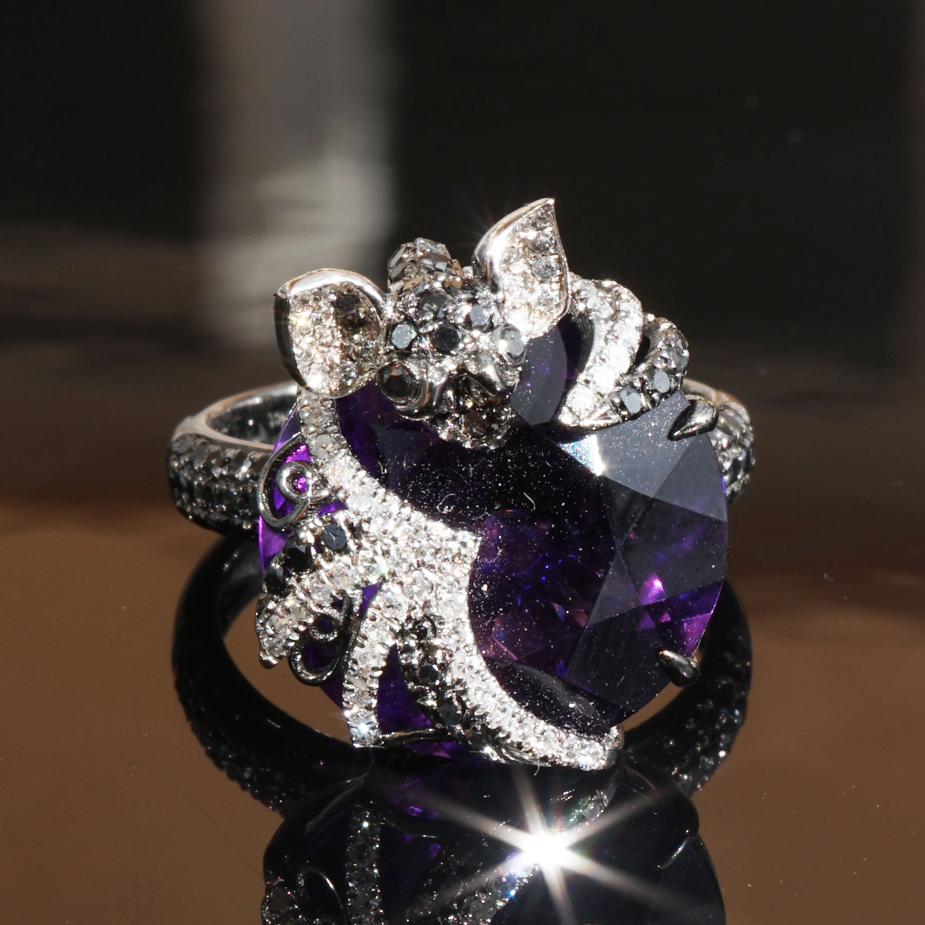 Bat Designer Ring with brasil. Amethyst and Diamonds total ca. 0.89 ct....Creepy