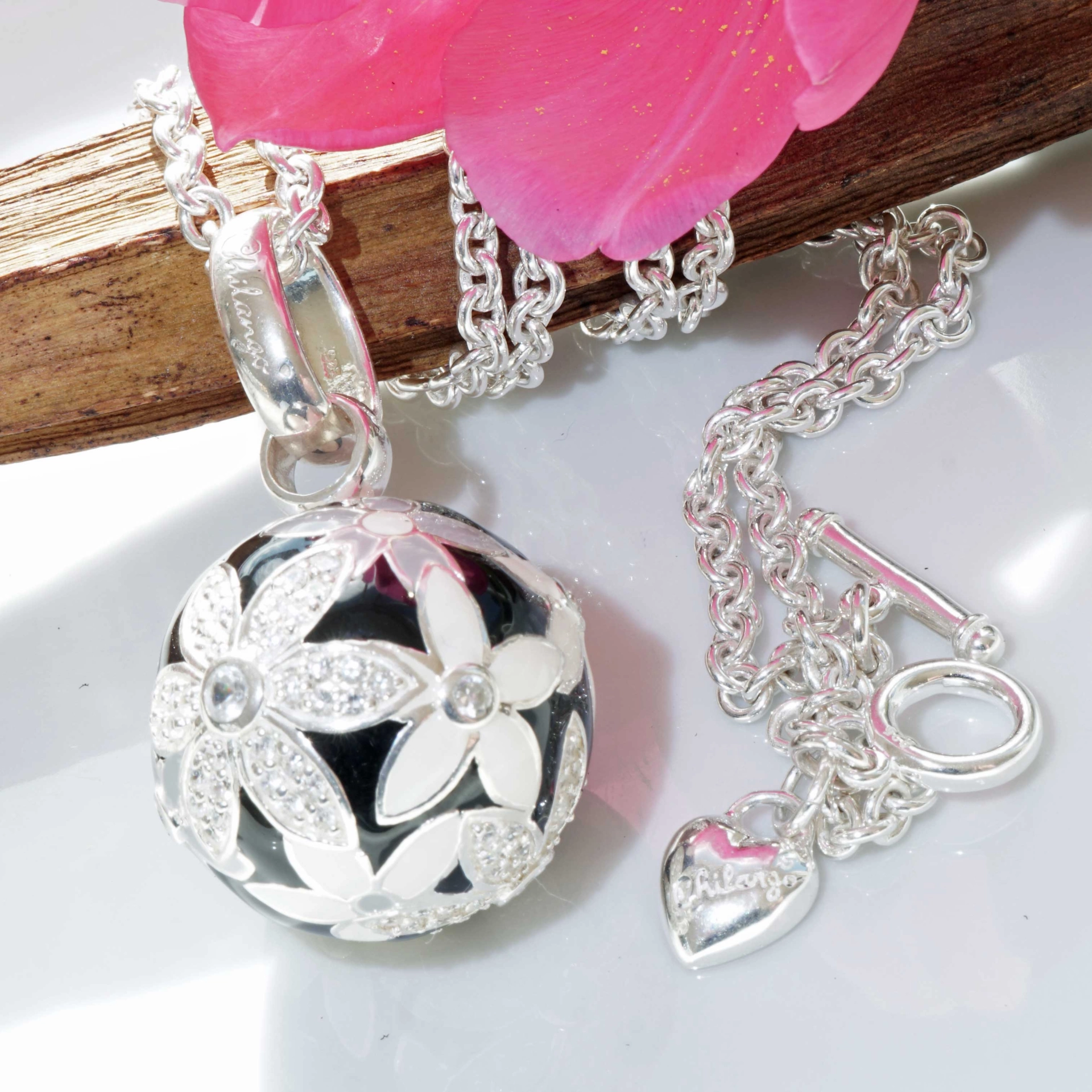 Chilango Pendant Faberge white black Flower with Circonia 925 Silver Enamel