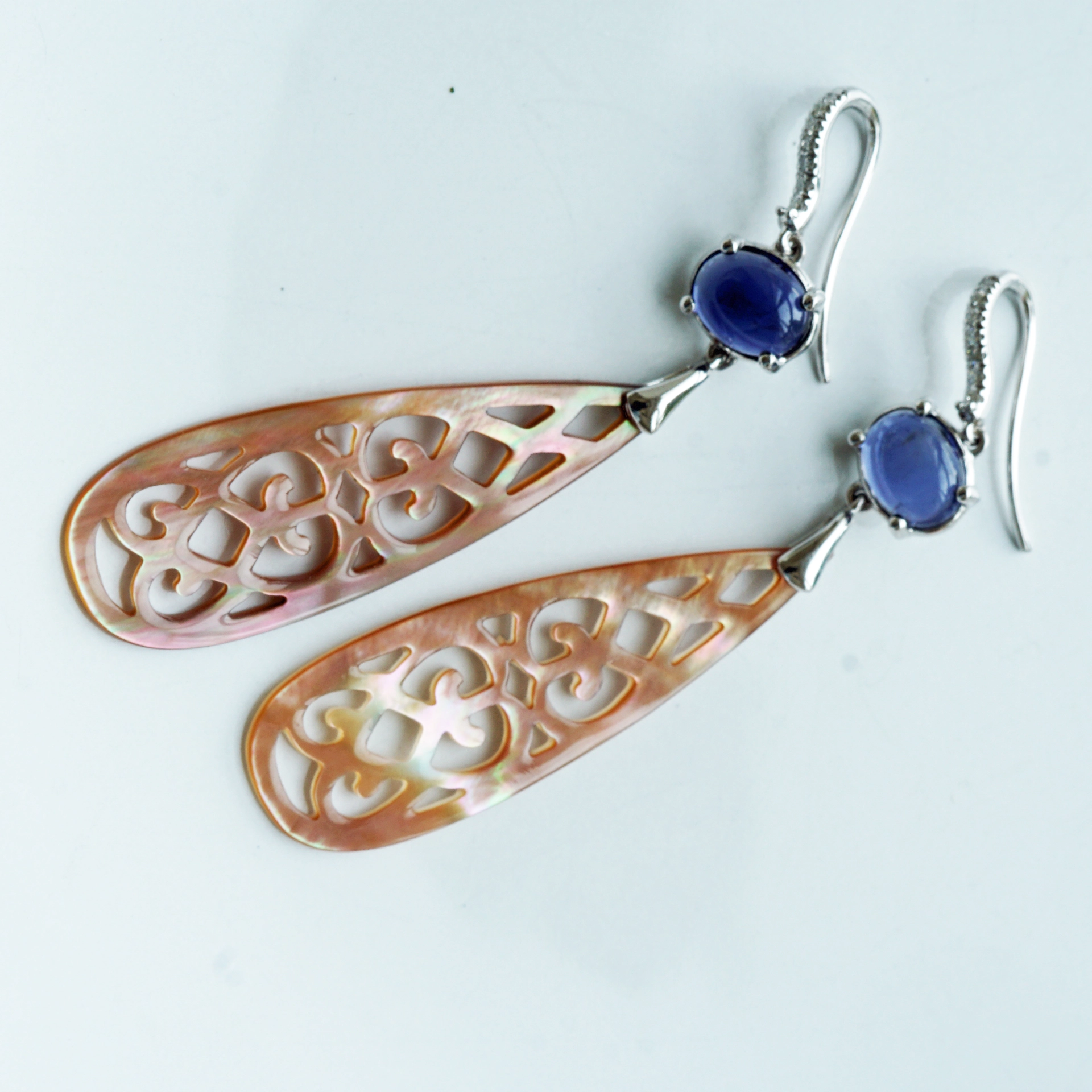 Brilliant Earrings 750 White Gold 0.10 ct designed in Valenza...modern arabesque