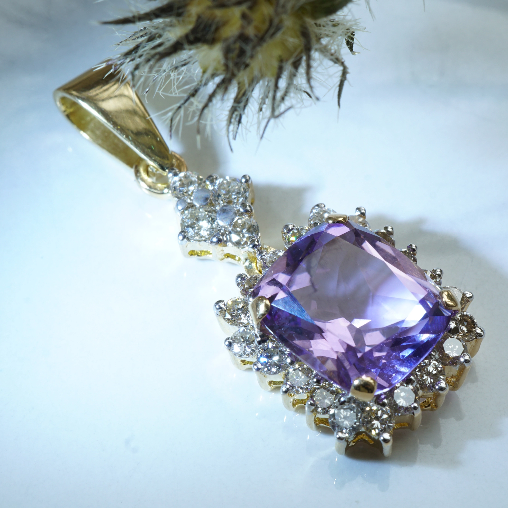 Amethyst Diamond Pendant 18 kt Gold sooo precious