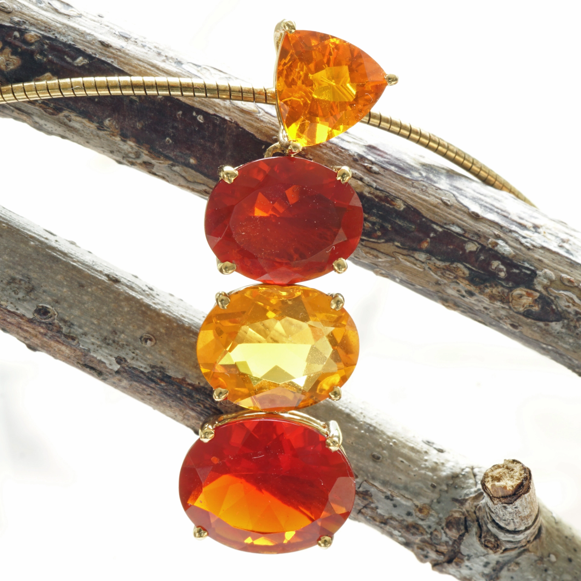 Captured Rays of Sunshine....Fire Opal Pendant 5 ct Yellowgold 18 kt