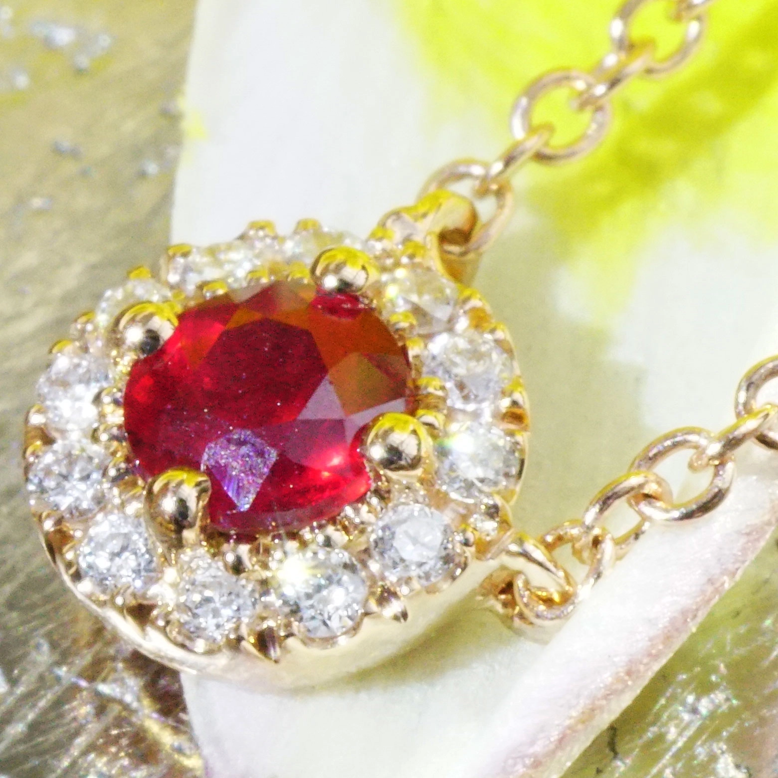 rubin-brillant-collier-rosegold-solitaer-SON01907 Ruby Brilliant Necklace 18 kt Rose Gold..the sweetest petit Necklace