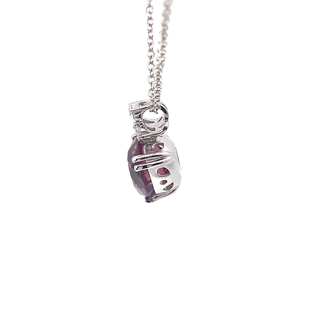 Malaya Garnet Brilliant Necklace 5.47 ct 0.22 ct 750 white gold - the most changeable among the gemstones, color change desired
