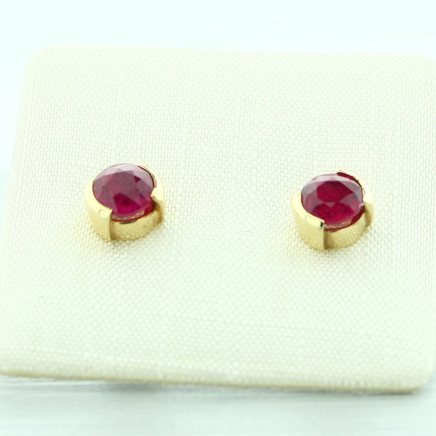 Rubin-Ohrstecker, 585er-Gold,14 kt Gelbgold