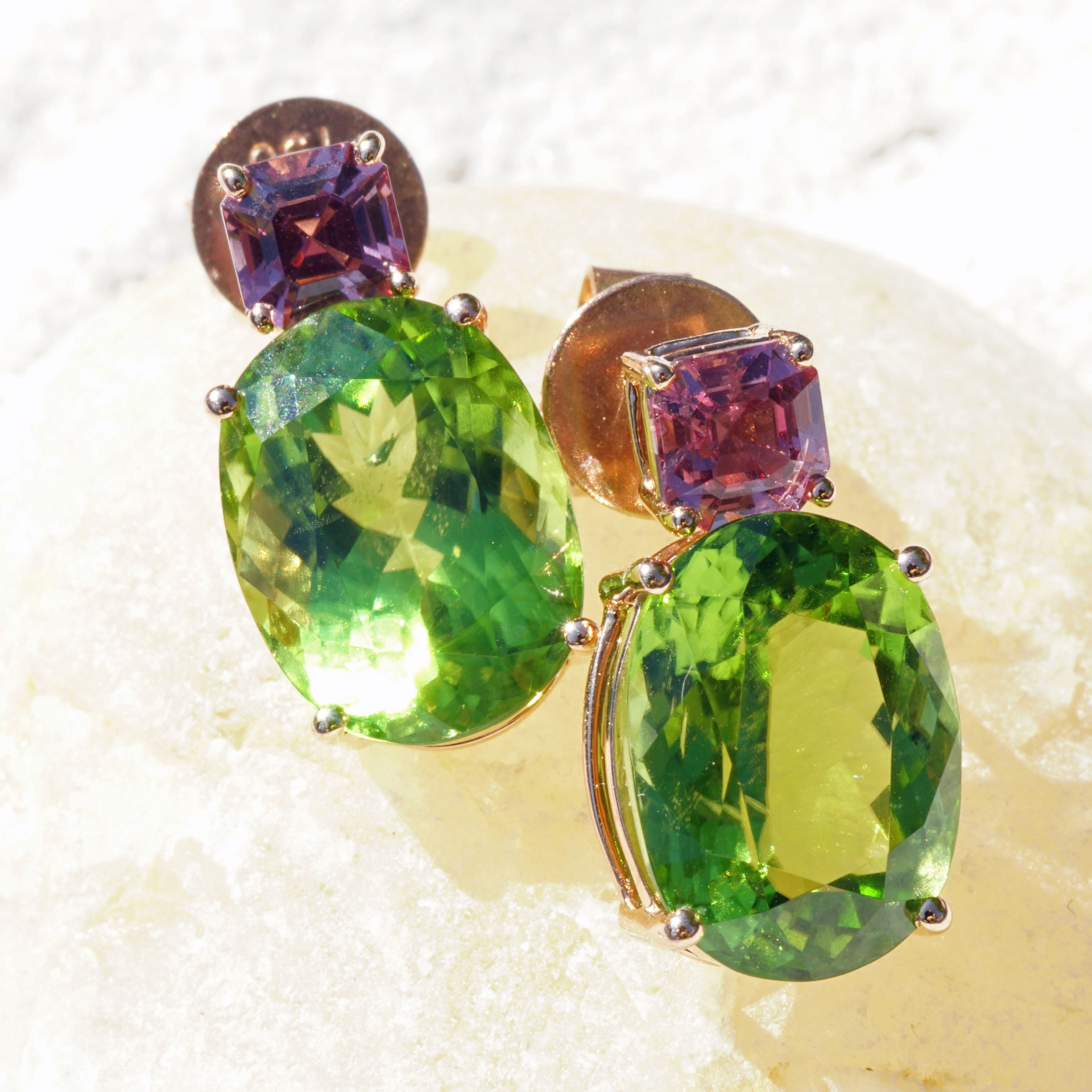 Spinel Peridot Earsticks 18 Rosegold from Burma and Afghanistan...great Color