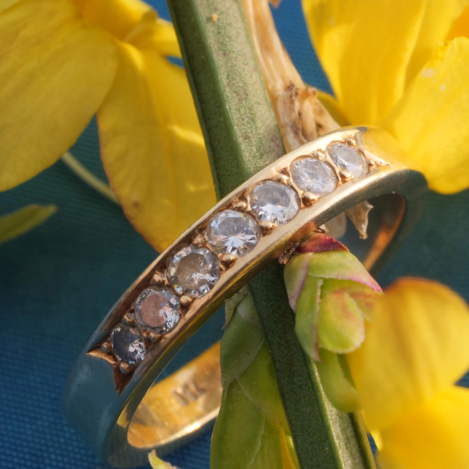 Brilliant Ring 18 kt Yellow Gold new and handmade 0.35 ct