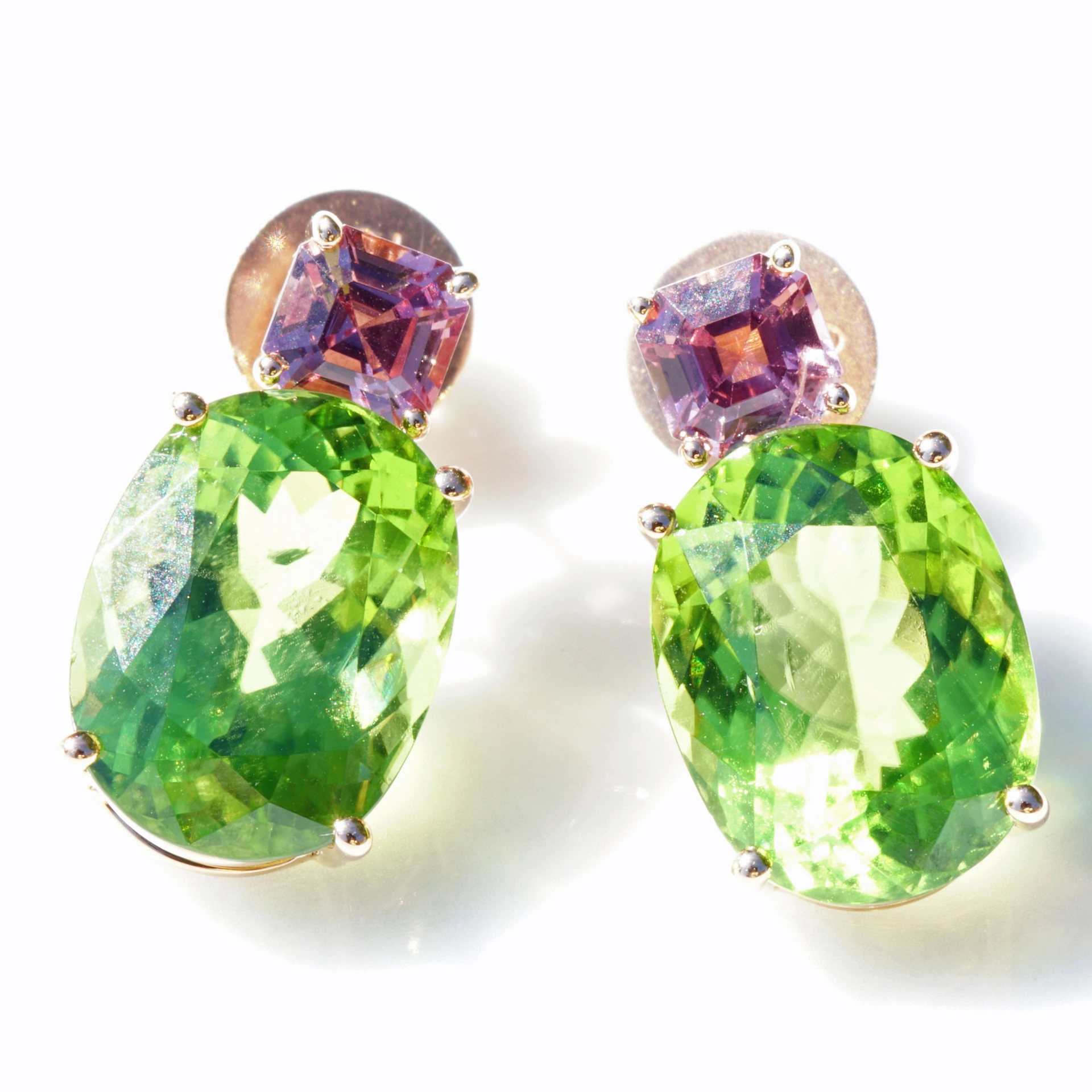 Spinel Peridot Earsticks 18 Rosegold from Burma and Afghanistan...great Color