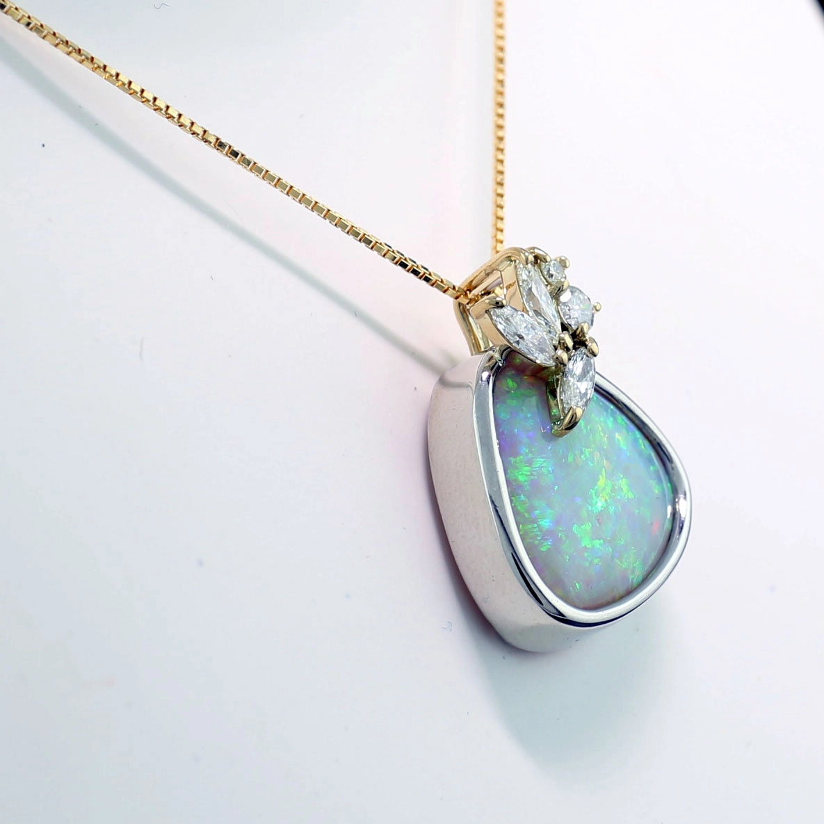 Opal Diamant Anhänger mit Kette 900er Platin 750er Gelbgold 6.74 ct 0.44 ct