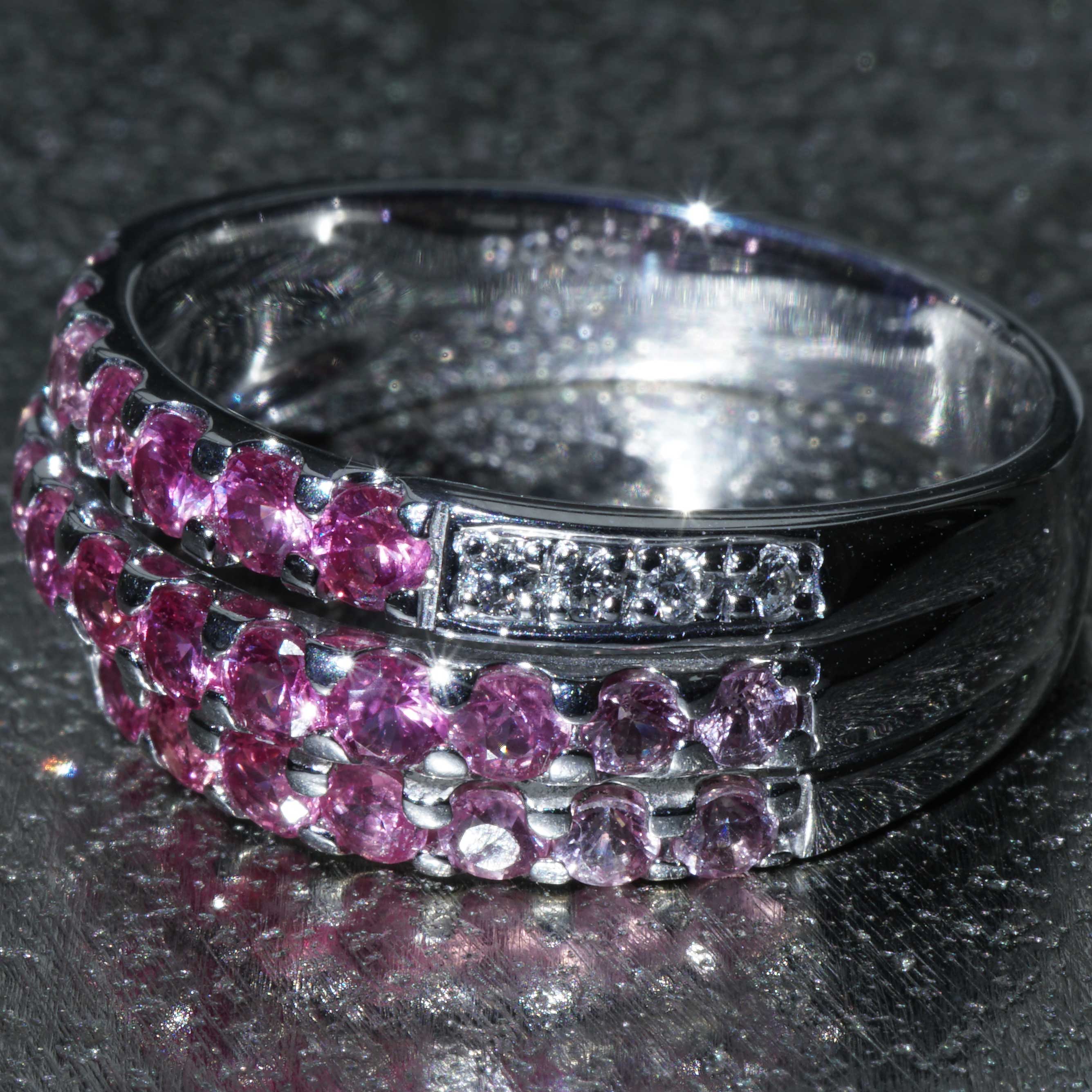 Pink Sapphire Brilliant Ring 750 white gold 1.50 ct 0.08 ct interesting color gradations from light to dark