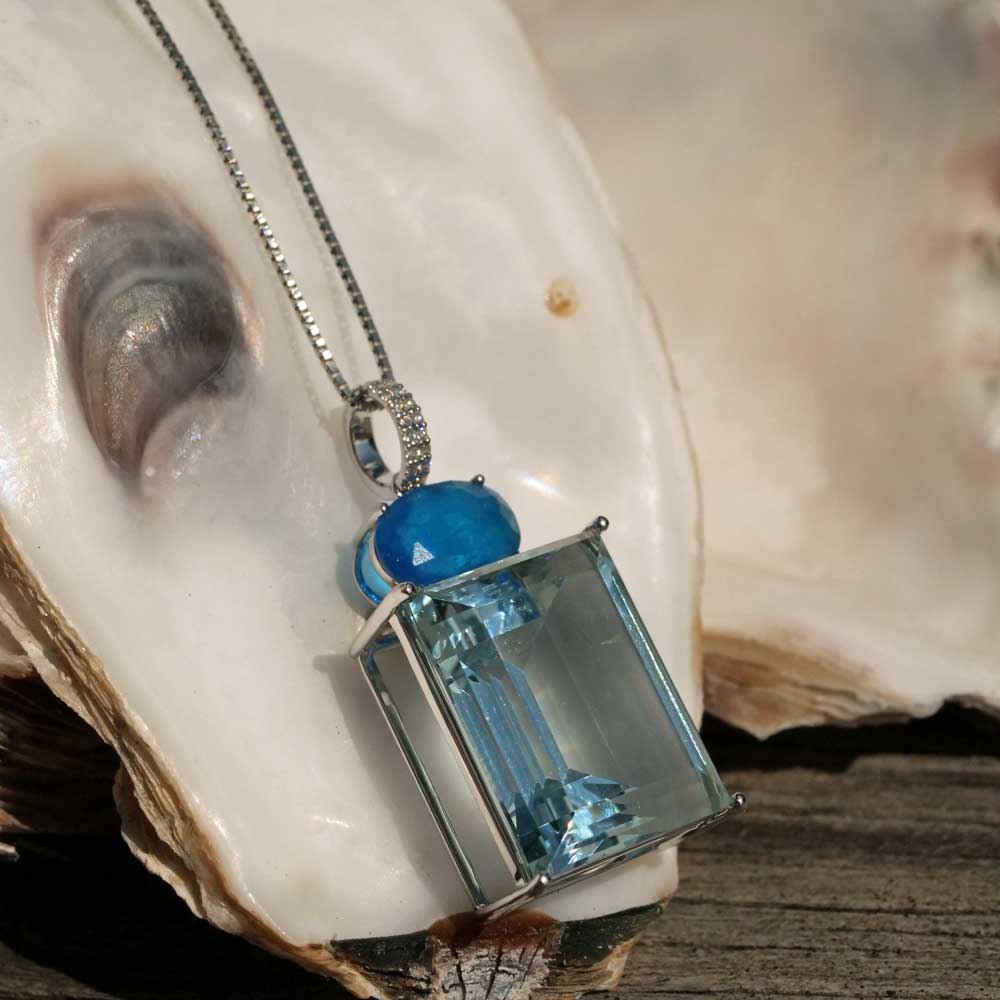 Aquamarine Neon Apatite Brilliant Pendant 585 White Gold 15.46 1.39 0.05 ct....What shades of blue