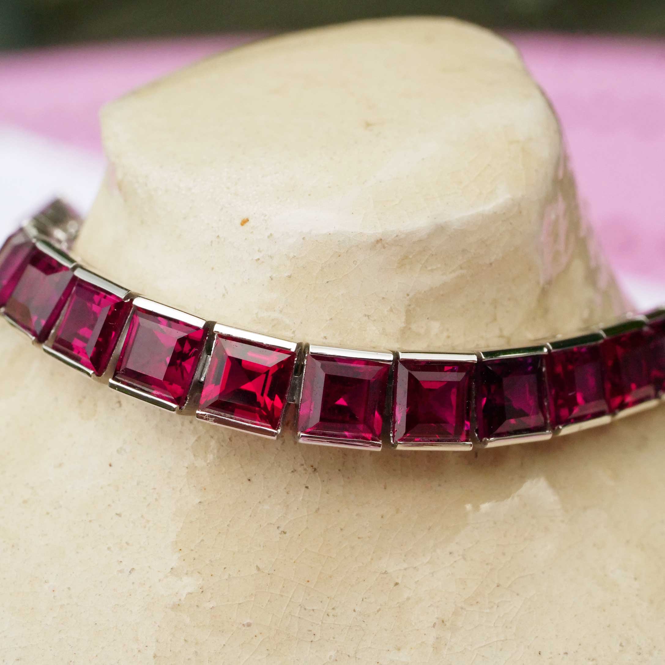 950 platinum bracelet with bright bright red sapphire squares total approx. 15.30 ct 16.5 grams WOW