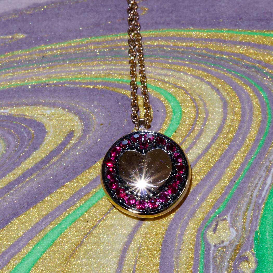 LOVE Sapphire Heart Pendant with Chain 750 Rose Gold.... super cool traditional Goldsmith Work 