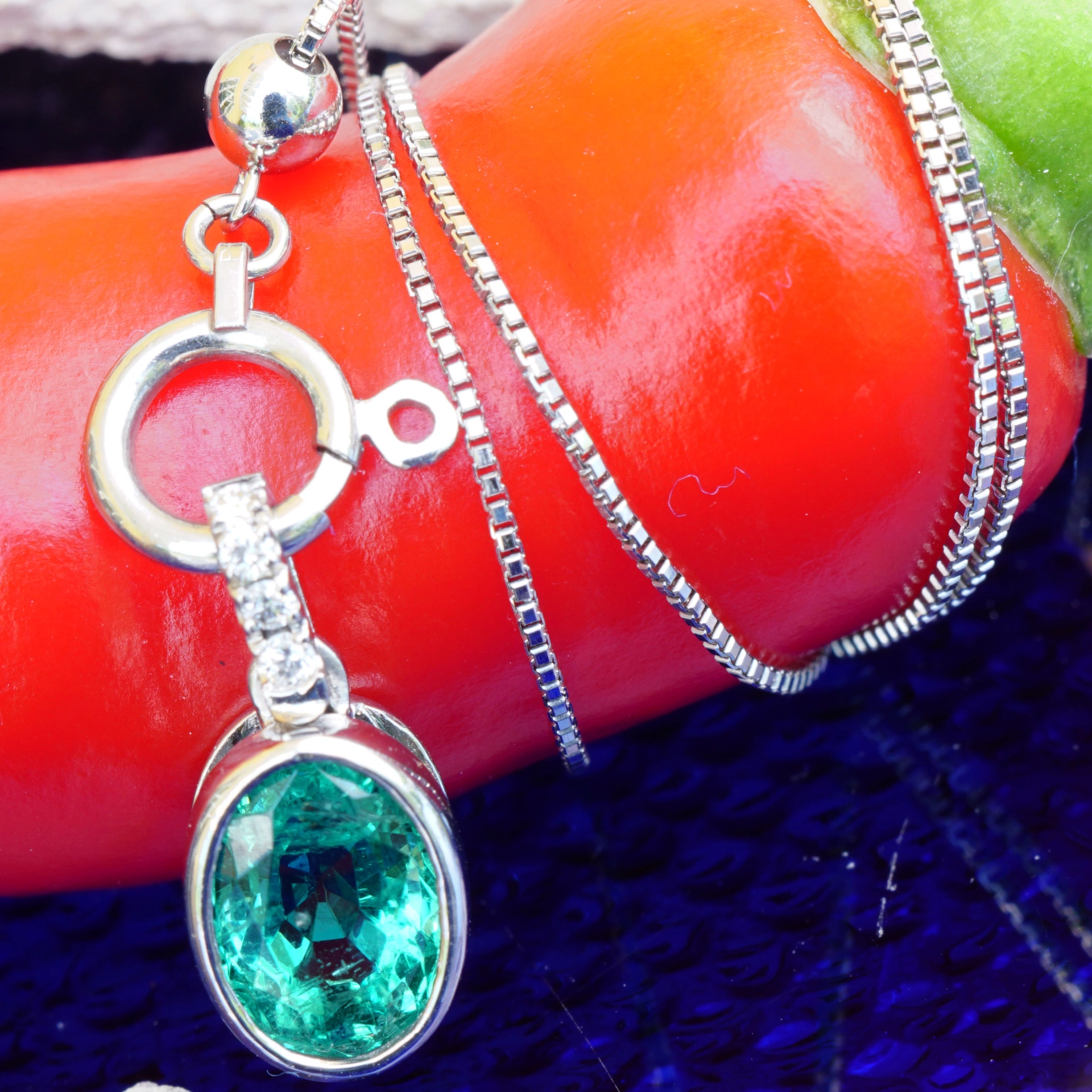 Emerald Pendant Platinium  0.904 ct ..real Colombians are fun