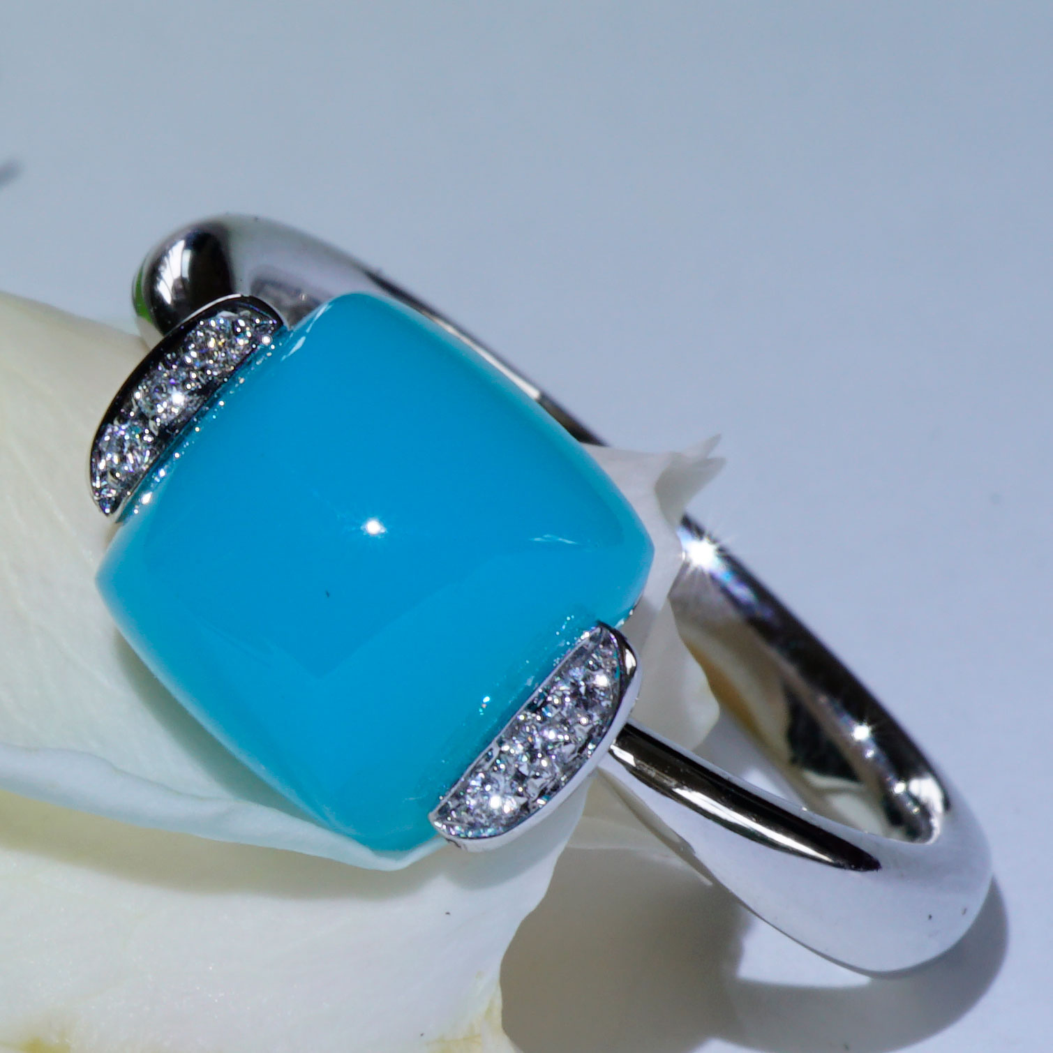 Paraiba Agate Brilliant Ring 750 White Gold Sweety Combination Ring Simply Casual