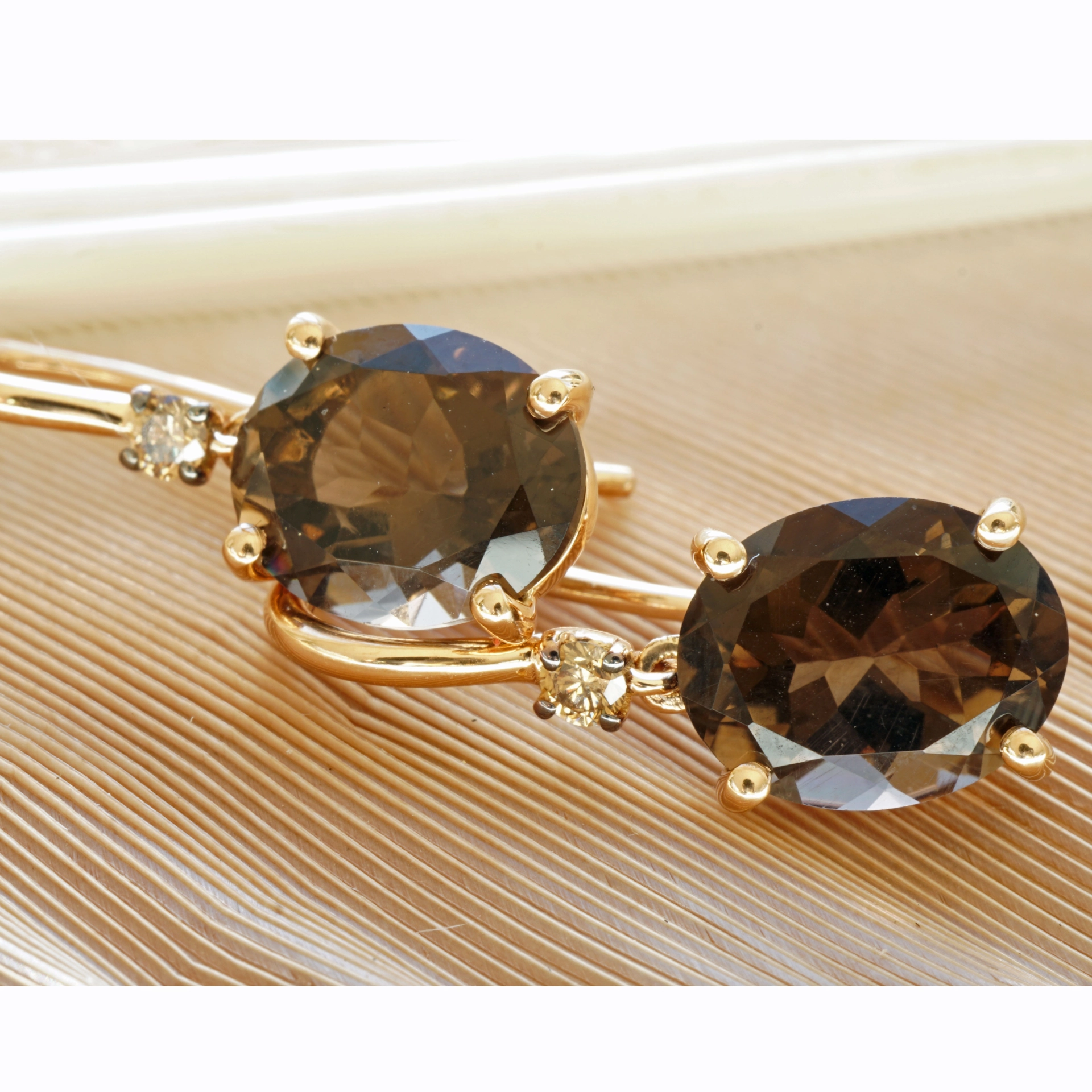 Brown Smokeyquartz and Diamonds....ideal Kombination with Rosegold