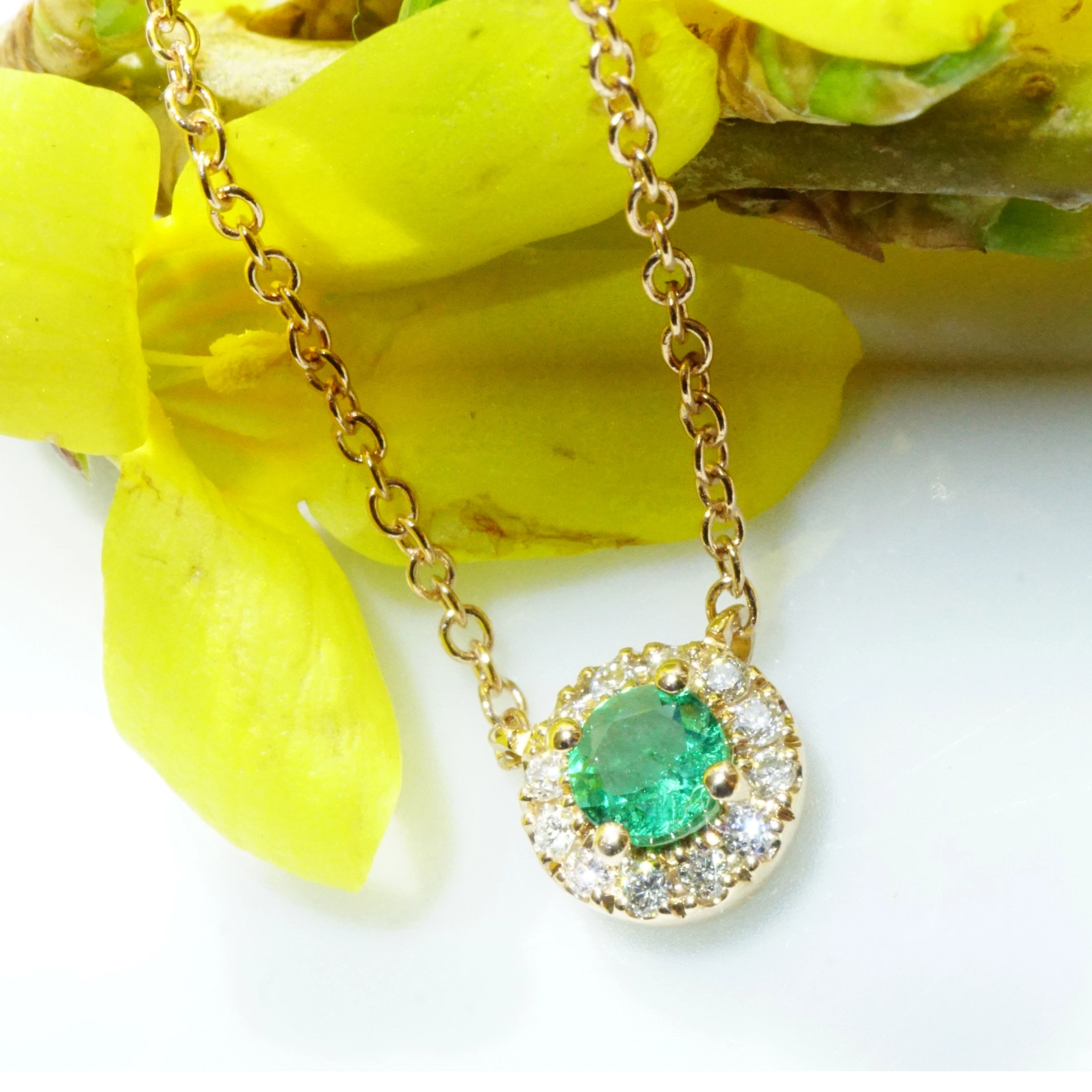 Emerald Brilliant Necklace 18 kt Rose Gold..the sweetest petit Necklace
