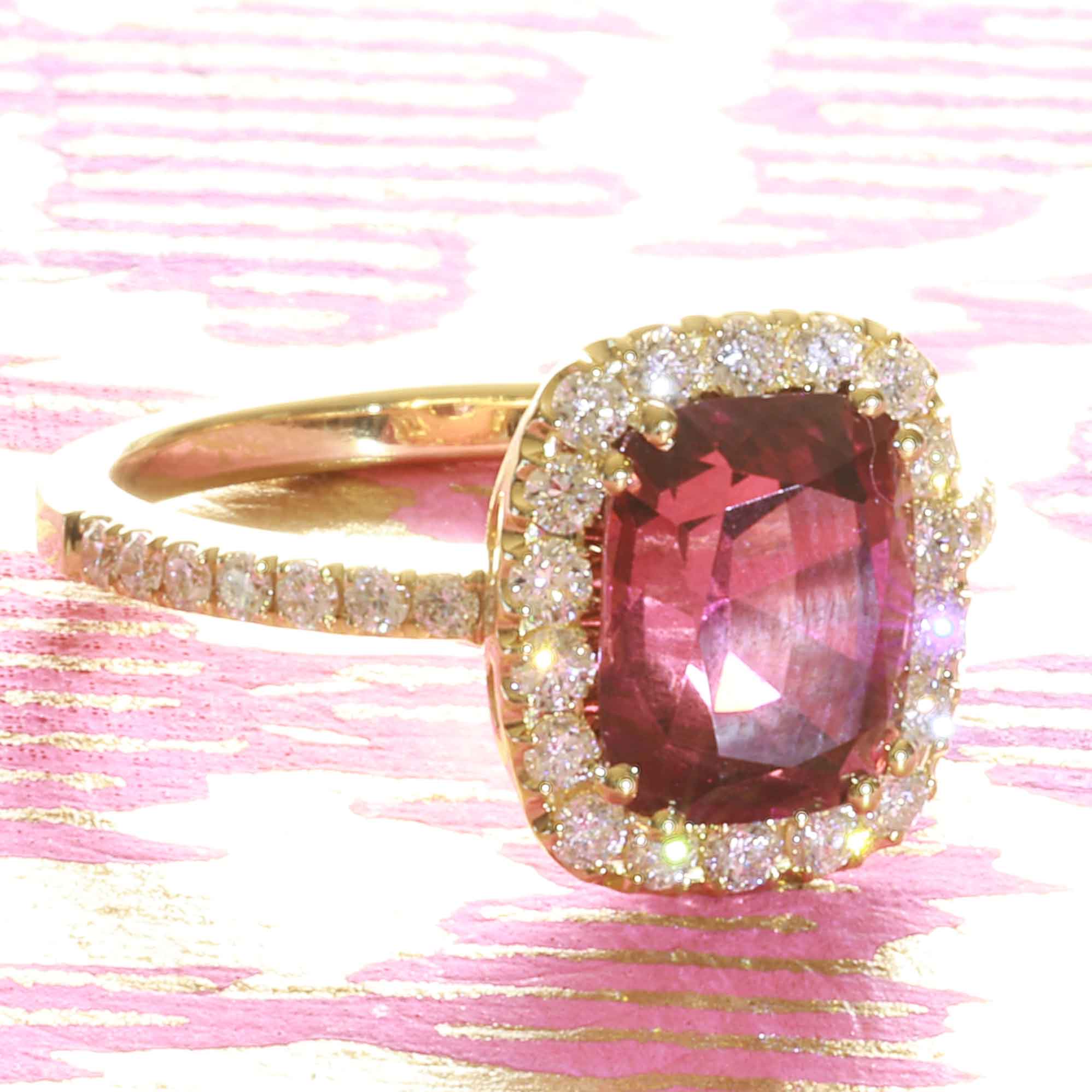Rhodonite Brilliant Ring 3.34 ct 0.55 ct 750 Yellow Gold... more beautiful than the most expensive Ruby Ring