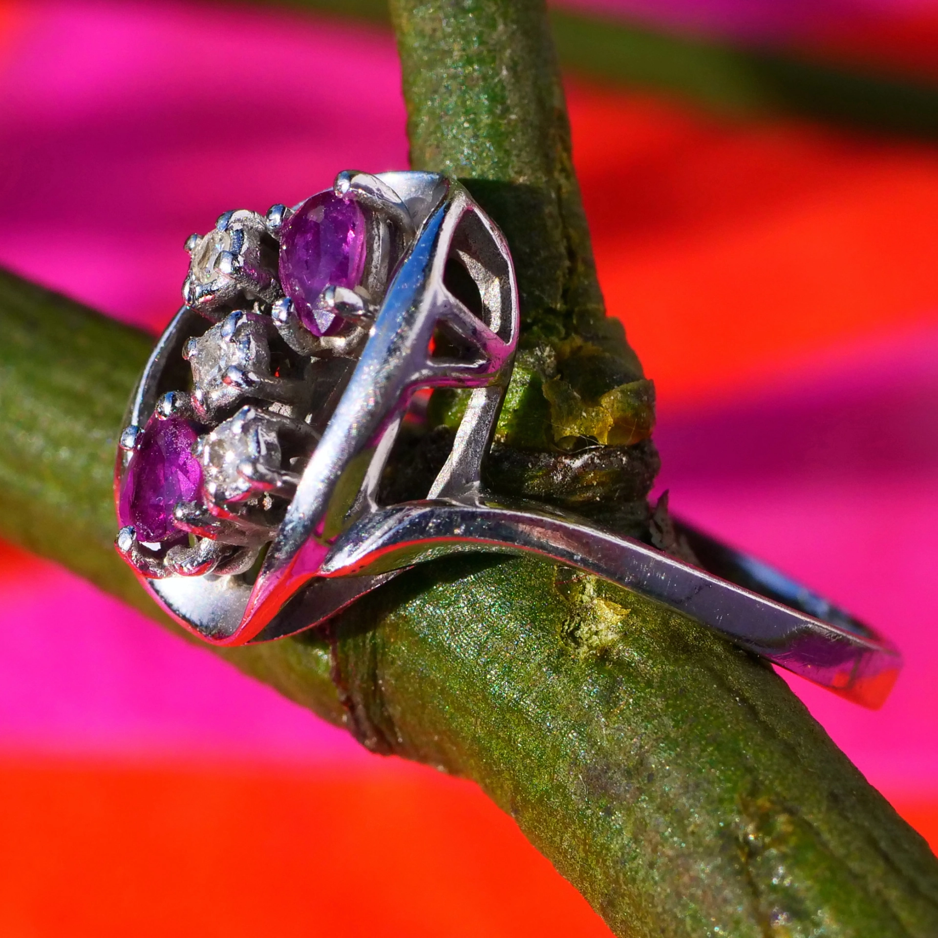 Vintage Ring 14 kt Whitegold with Ruby and Diamonds
