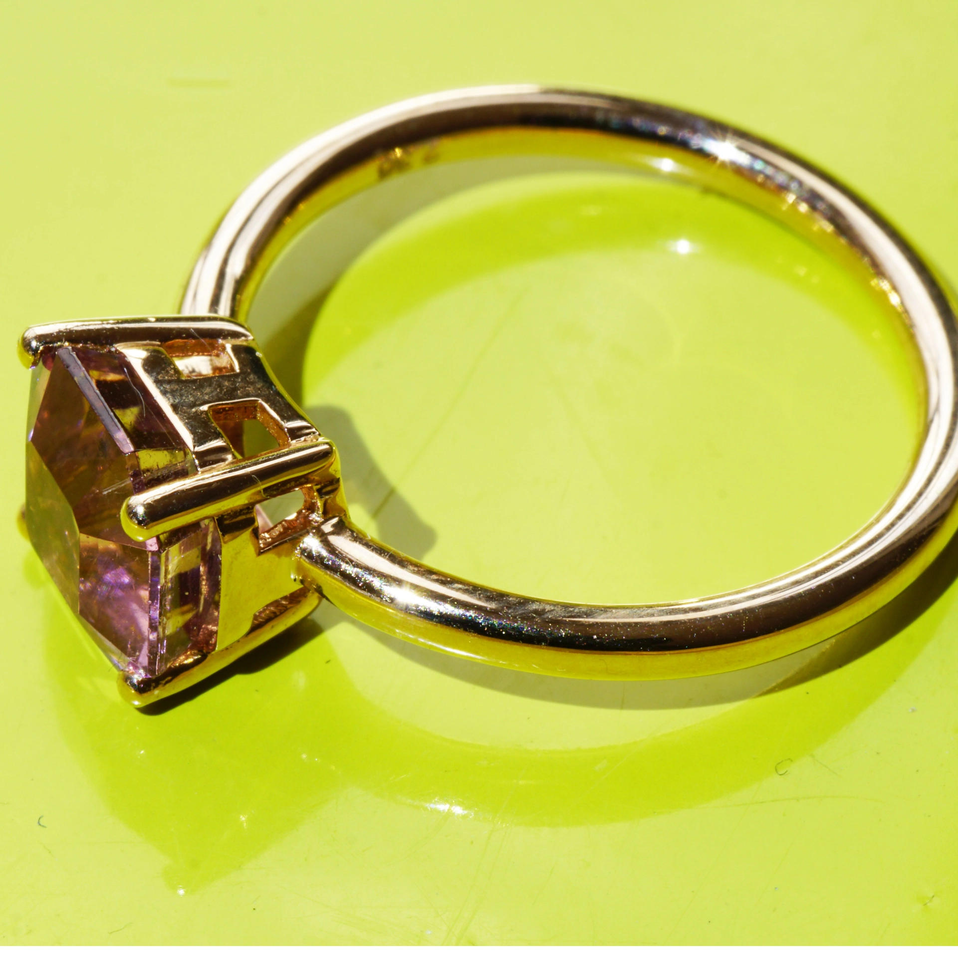 Turmalin Ring 18 kt Rosegold phantastic Color pink bluish