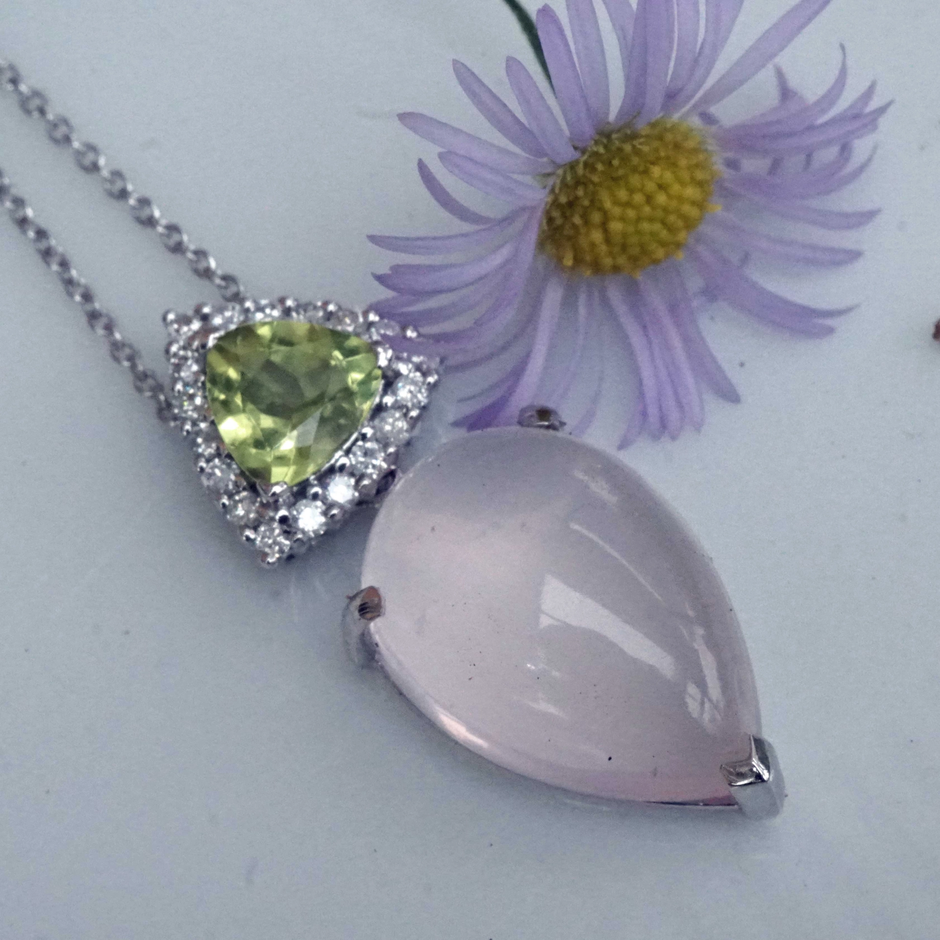 Rose Quartz Peridot Pendant with Chain 18 kt White Gold...lovely pastelcolor