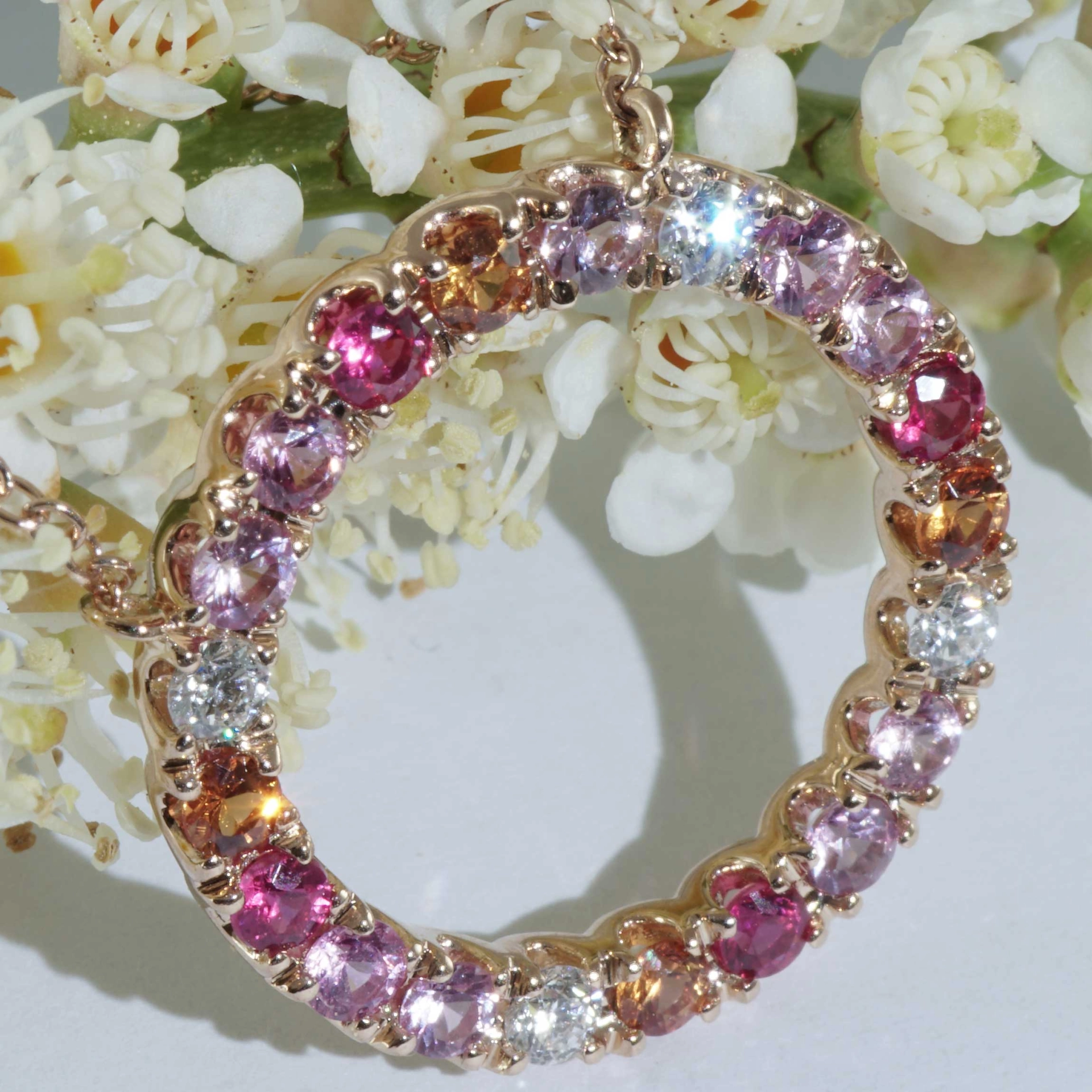 Saphire Brilliant Necklace 18 kt Rose Gold...stunning play of Colors