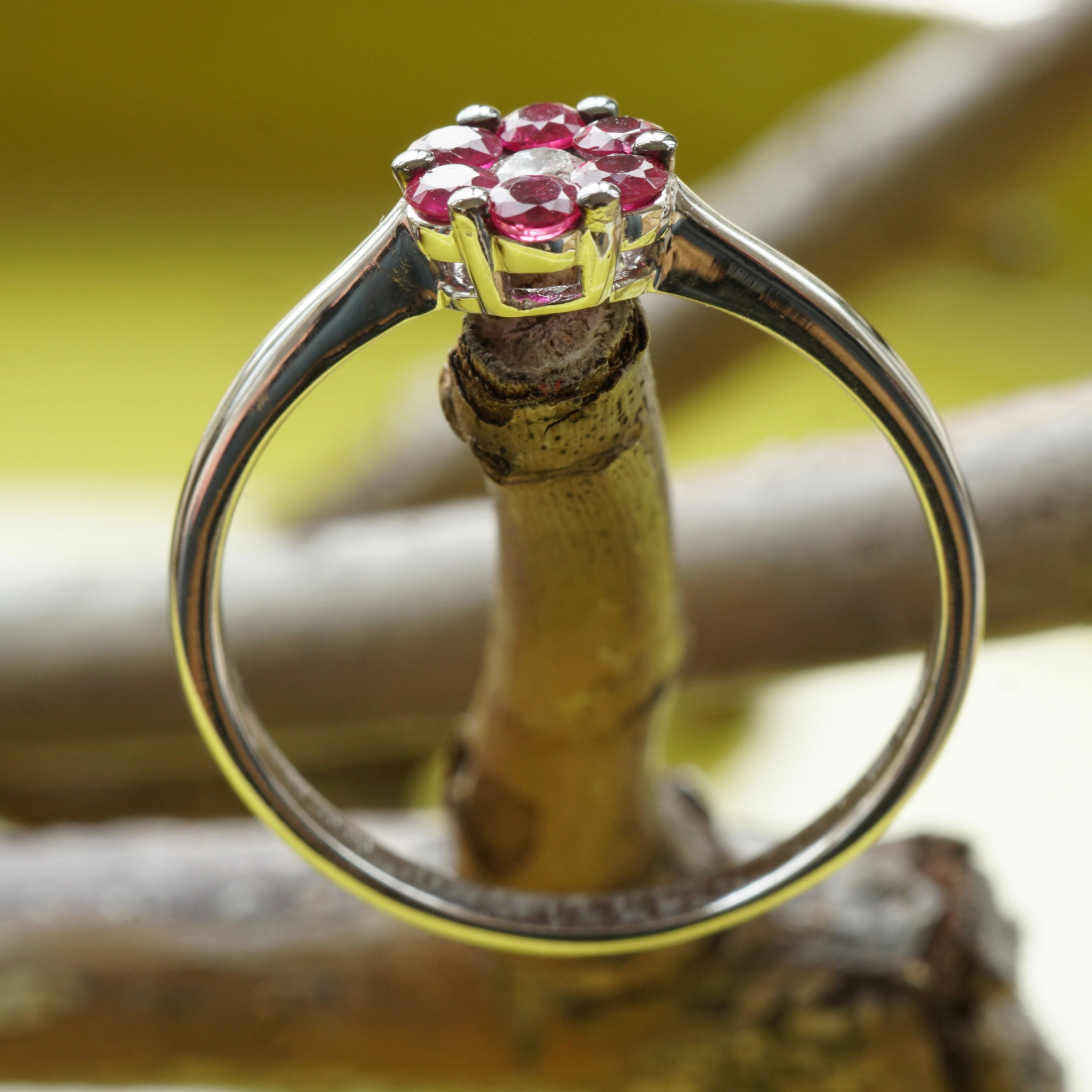 Rubin Brillant Ring 0.32 0.07 ct W-TCR / SI-P 750er Gold Burmafarbe hot