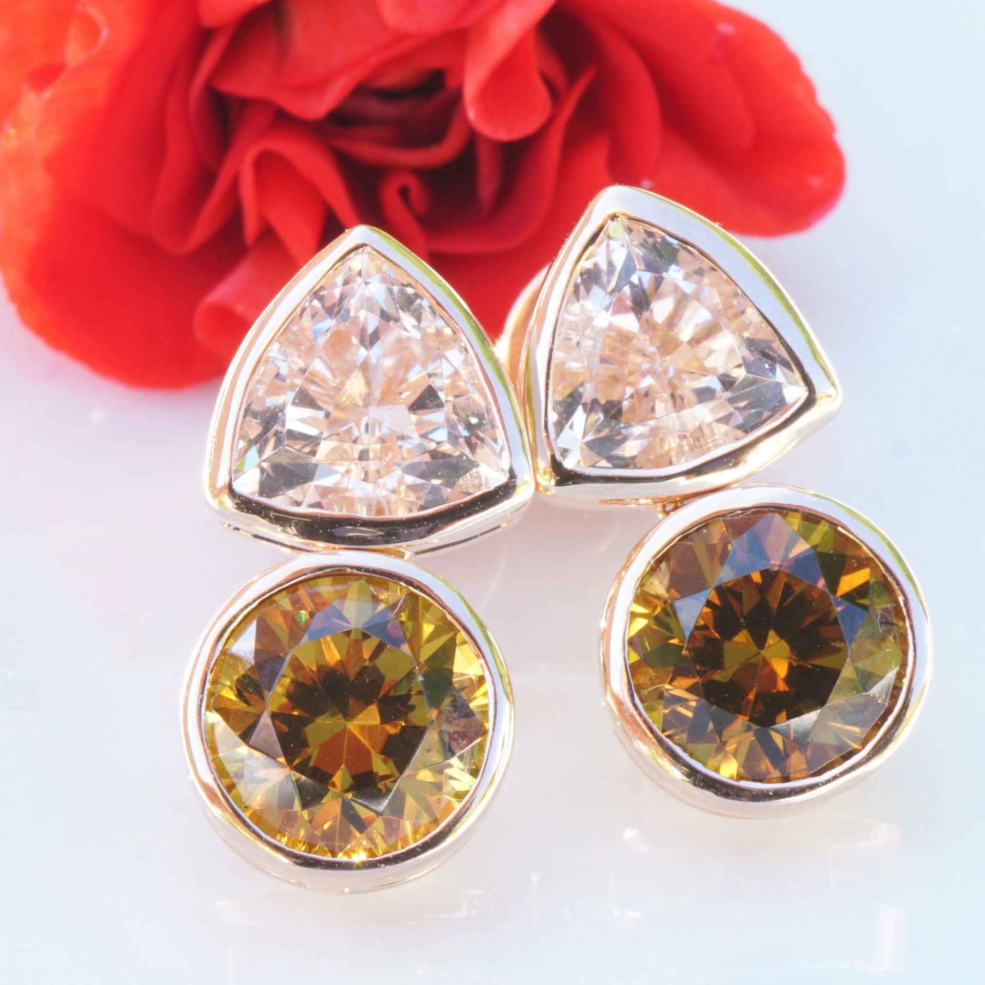 Madagascar meets Mali....here we combinated morganite and mali garnets, not often seen
