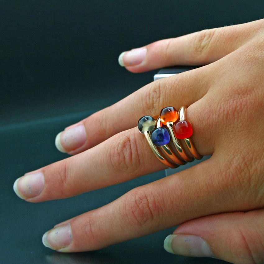 Cushion-Ringe, 750er-Gold mit unterschiedlichen Edelsteinen, 18 kt Rosegold,