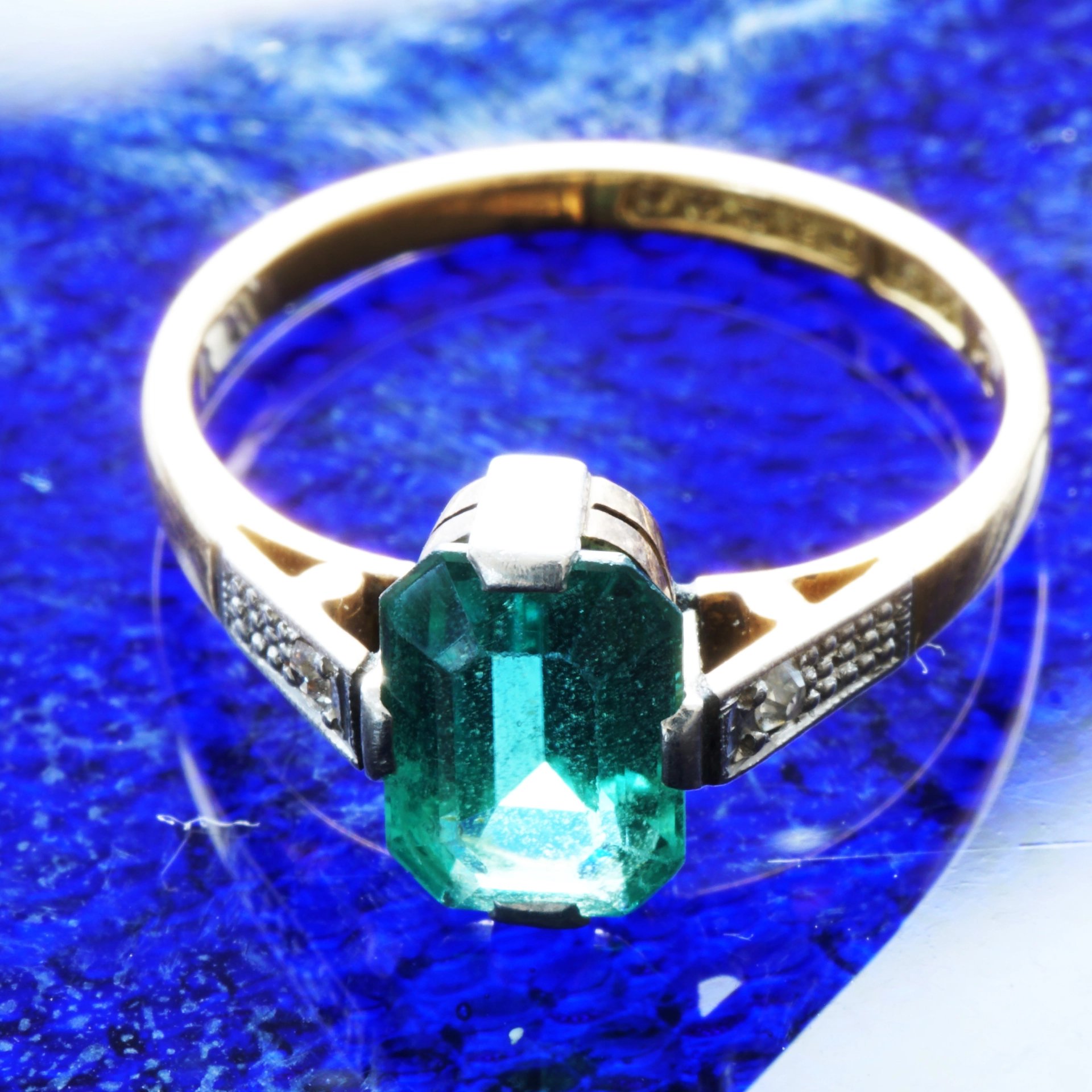 Vintage Ring 18 kt Yellowgold great blue-green Turmalin with Hallmarks