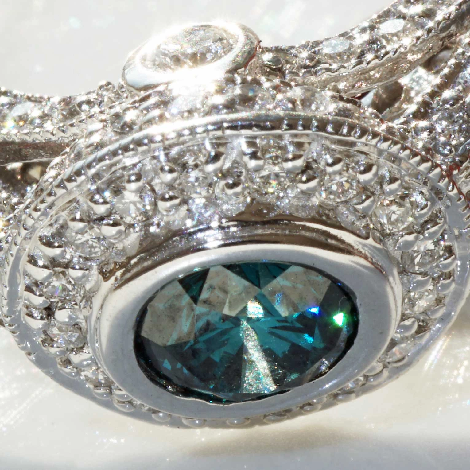 Diamond Ring with blue and white Diamonds 1.81 ct...exciting handmade