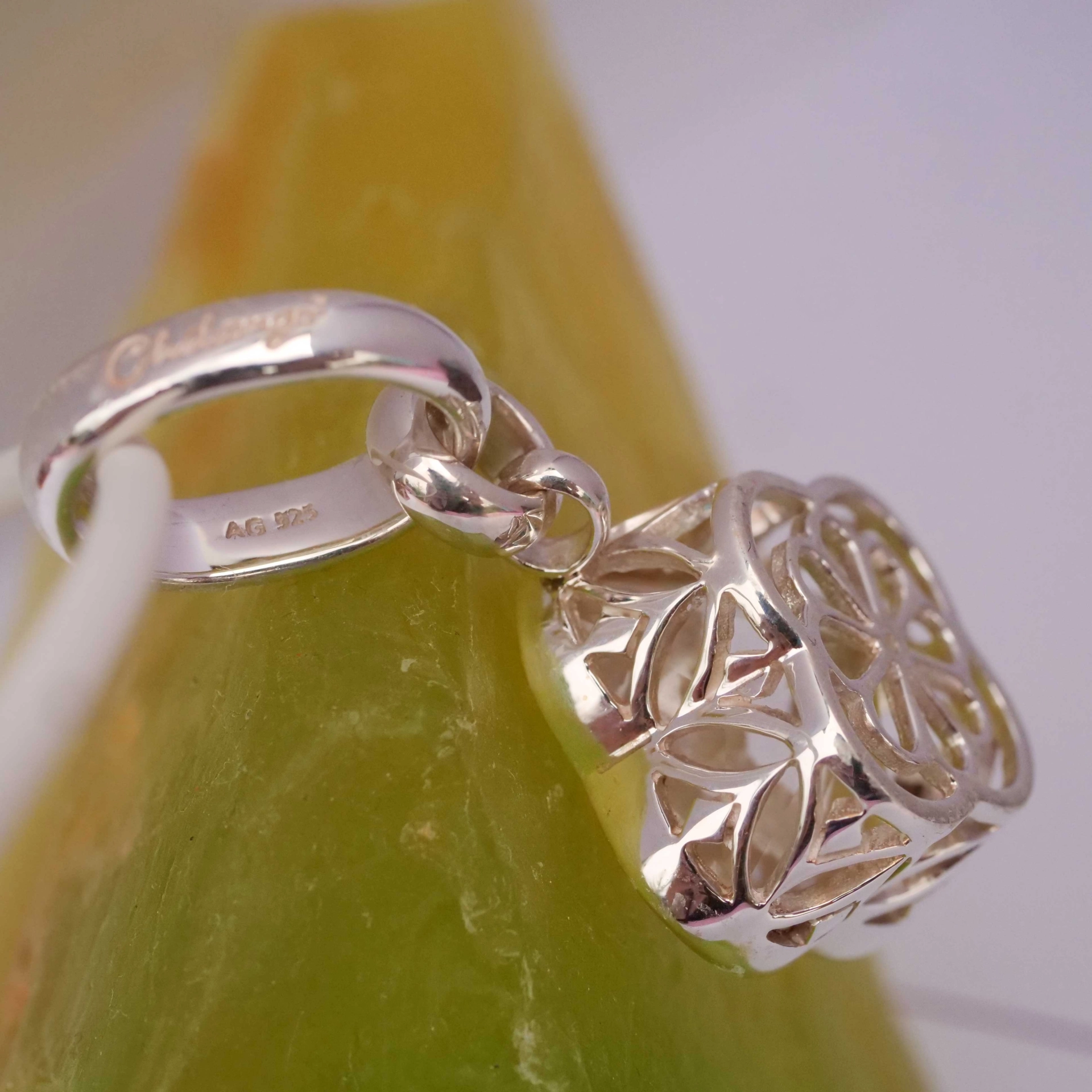 Chilango Anhänger White Quarz Flower Diamond Cut 925er Silber Sonderschliff Bergkristall