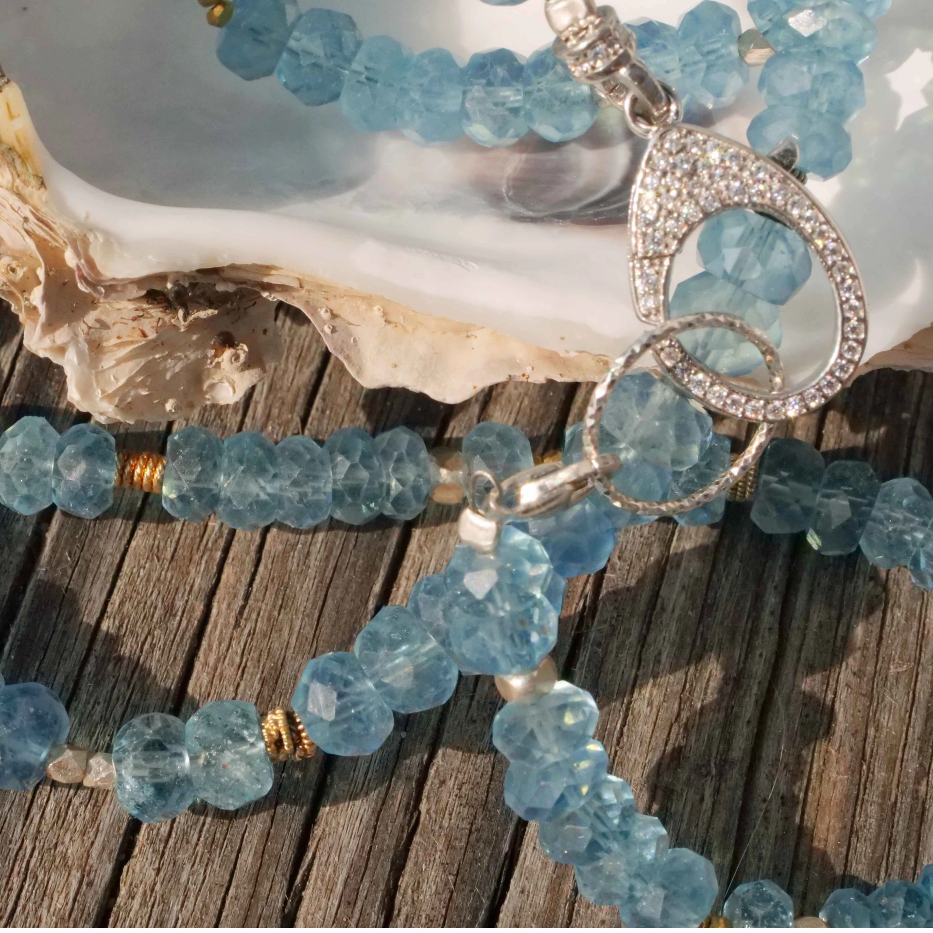 Aquamarin Necklace with handmade Balls in 900er Finegold and silver...so pretty